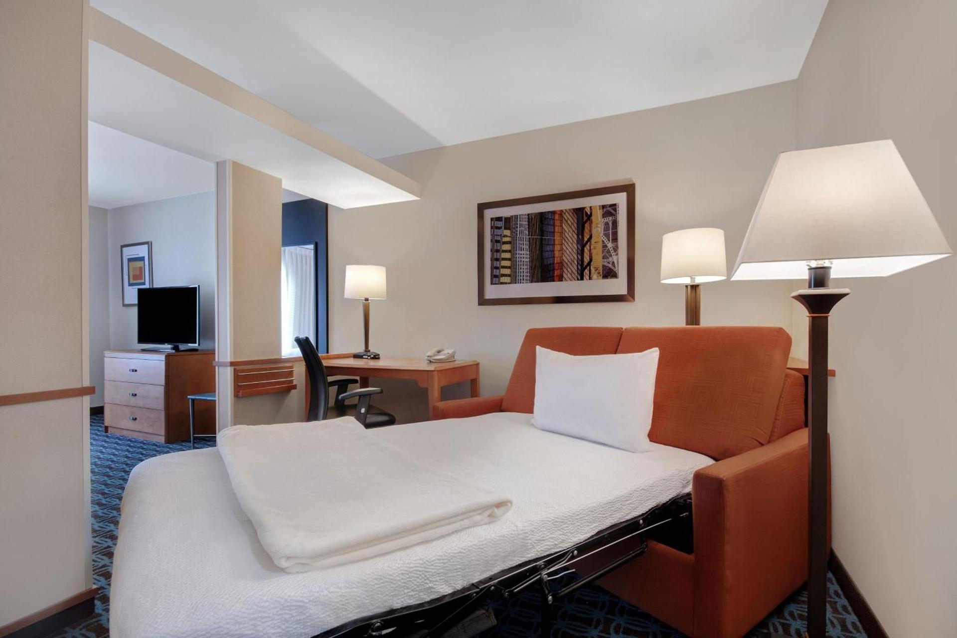 Fairfield Inn & Suites by Marriott Detroit Metro Airport Romulus photo 18
