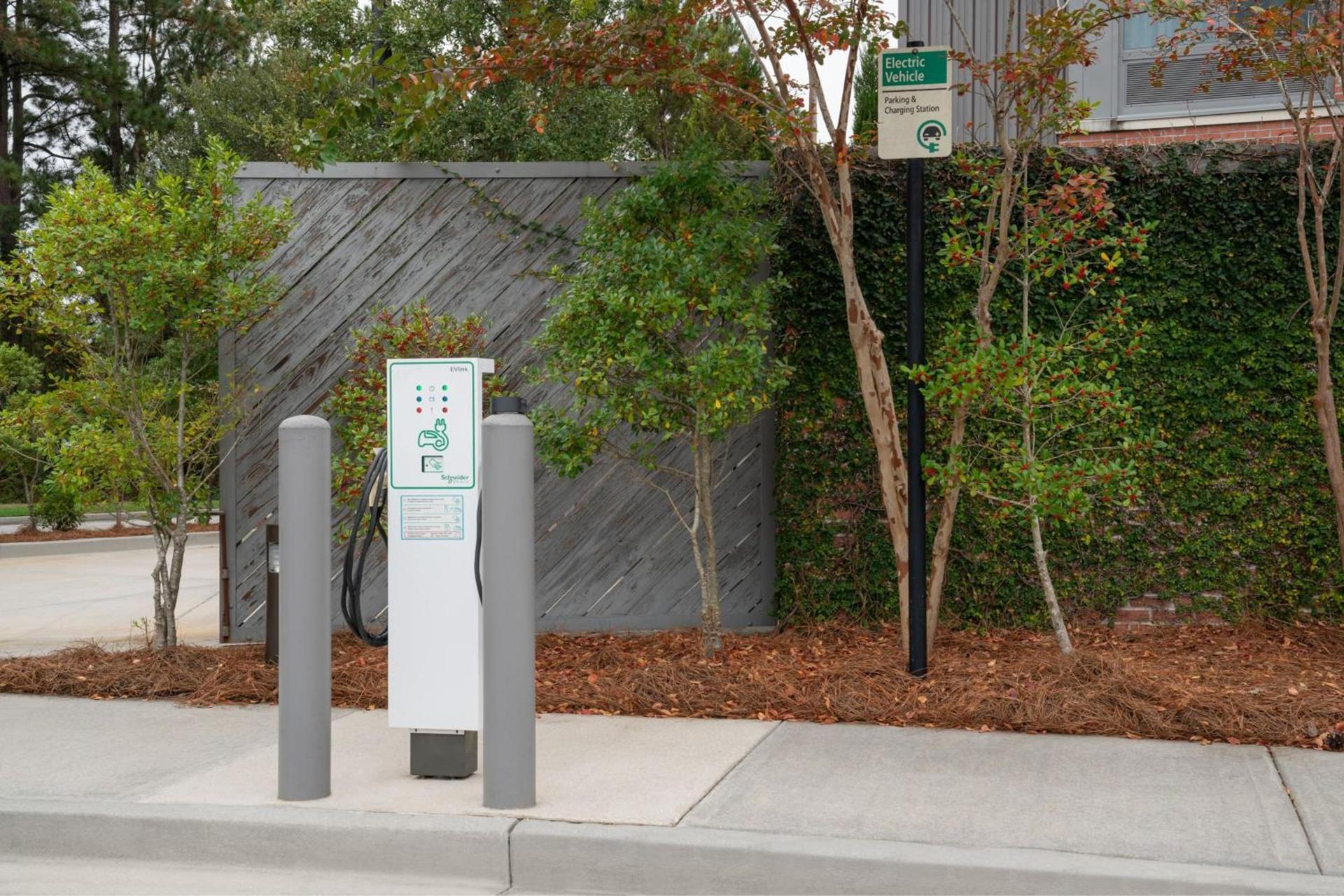 Courtyard by Marriott Charleston Summerville photo 40