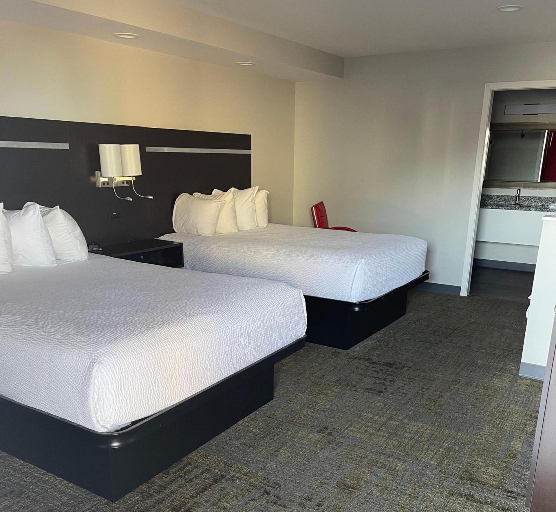 Americas Best Value Inn Wall photo 70