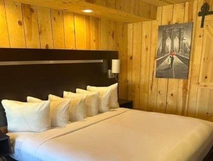 Americas Best Value Inn Wall photo 60