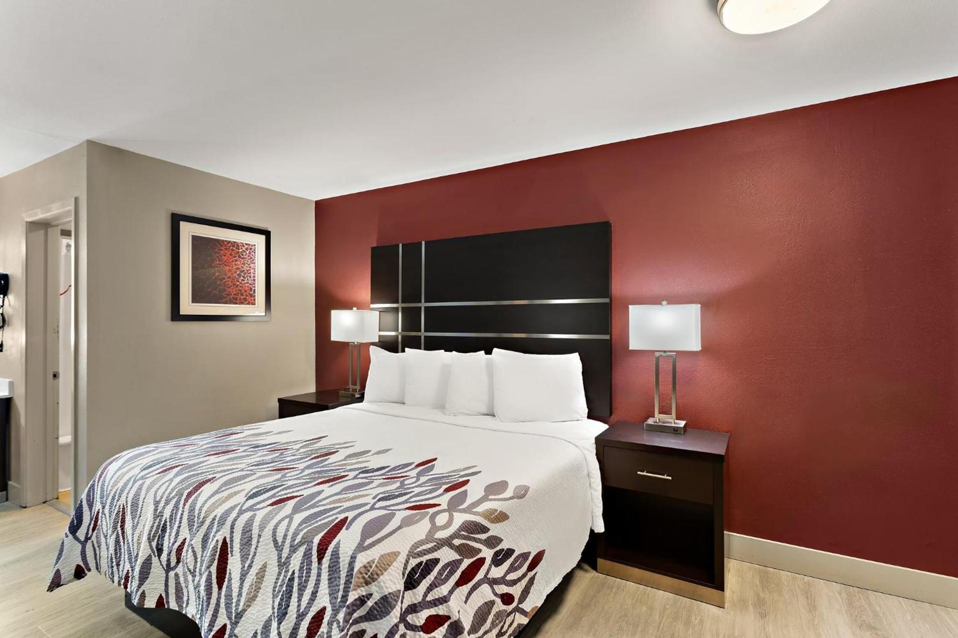 Red Roof Inn Redding photo 27