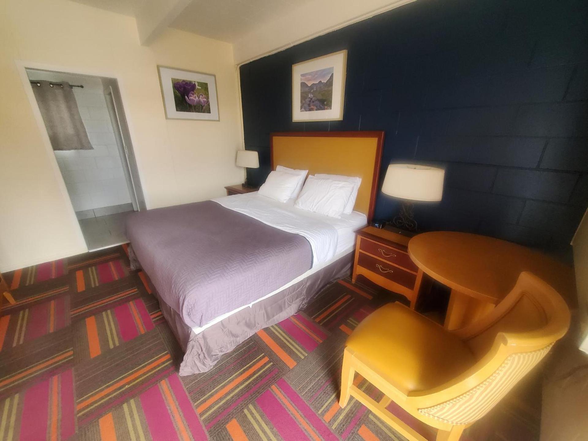 Thunder Bird Motel photo 2