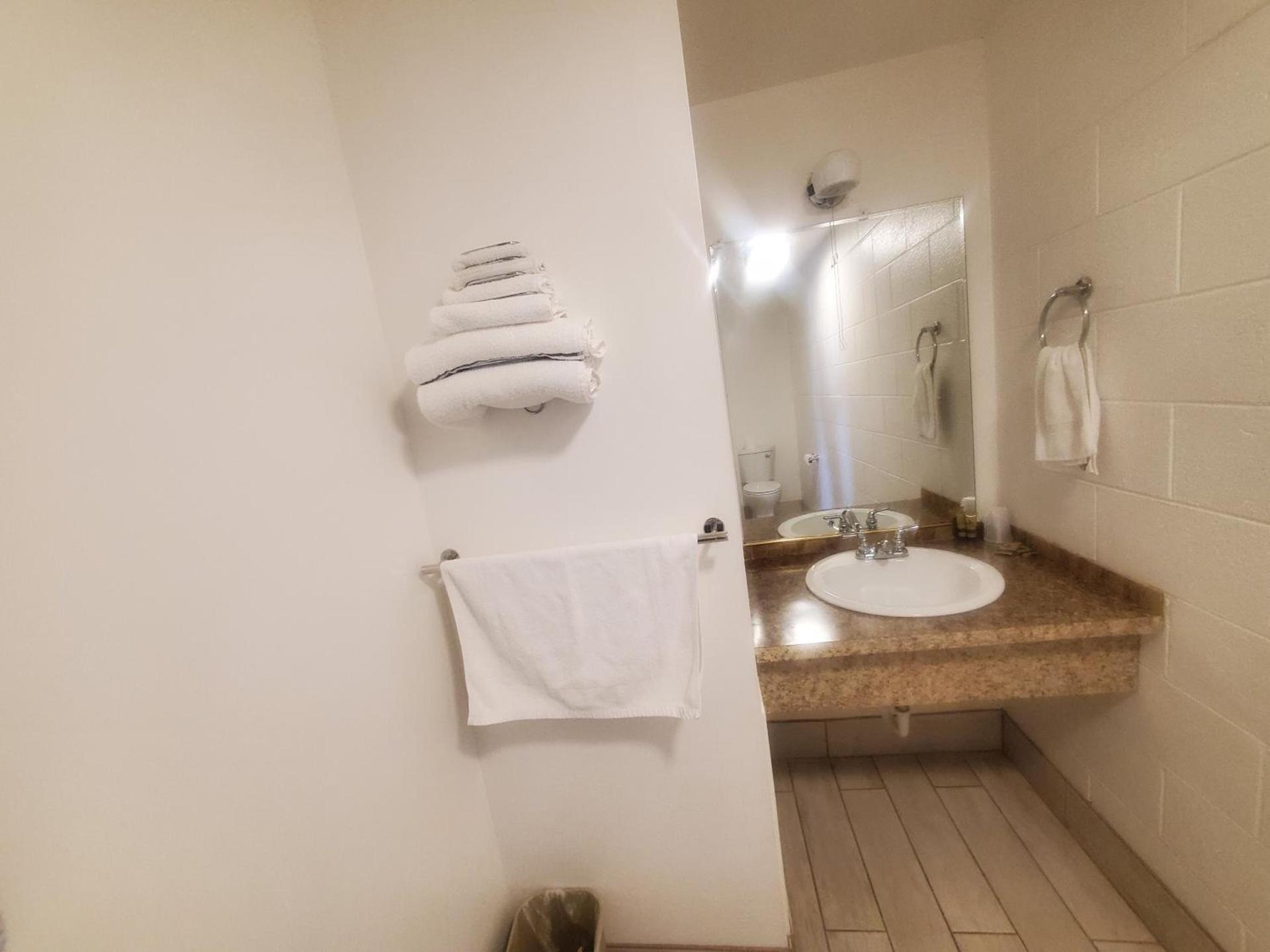 Thunder Bird Motel photo 6