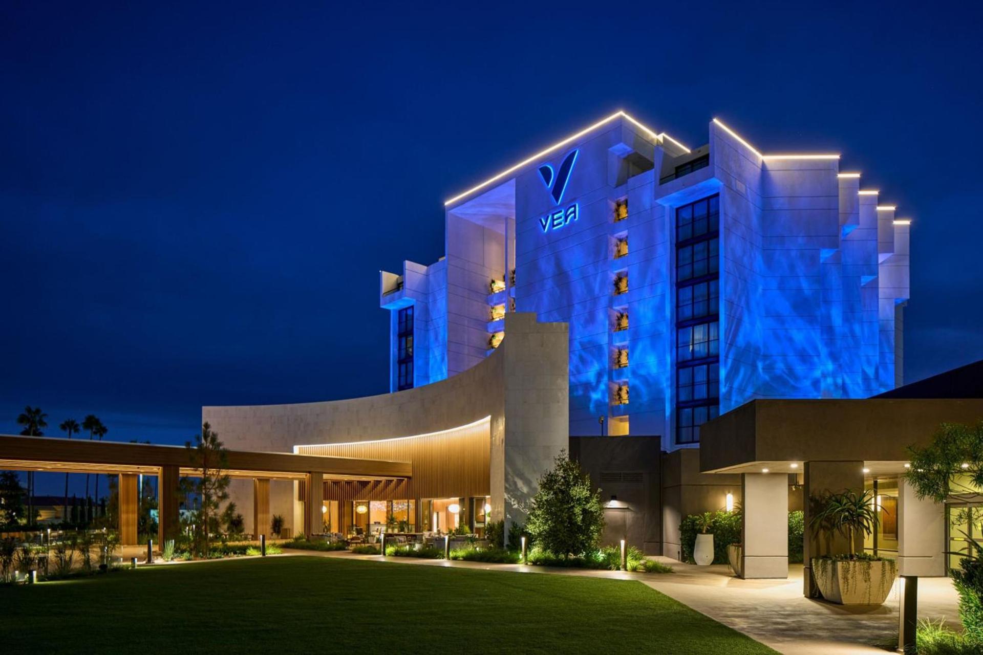 VEA Newport Beach, a Marriott Resort & Spa photo 7