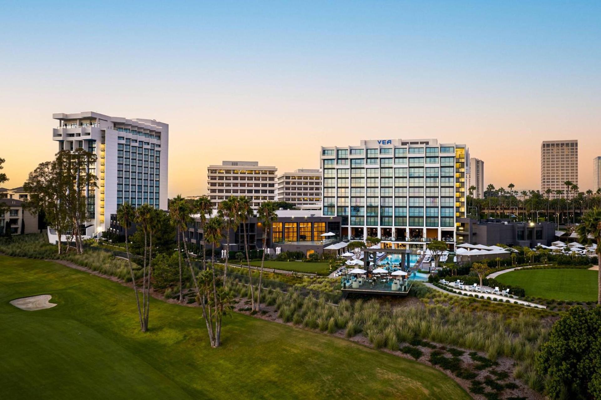 VEA Newport Beach, a Marriott Resort & Spa photo 2