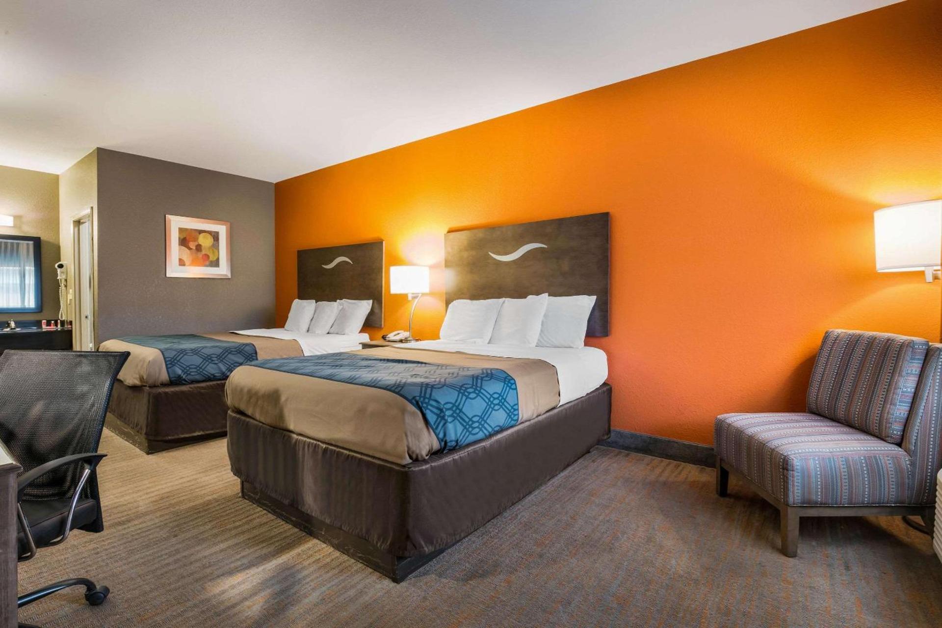 Econo Lodge Forrest City I-40 photo 13