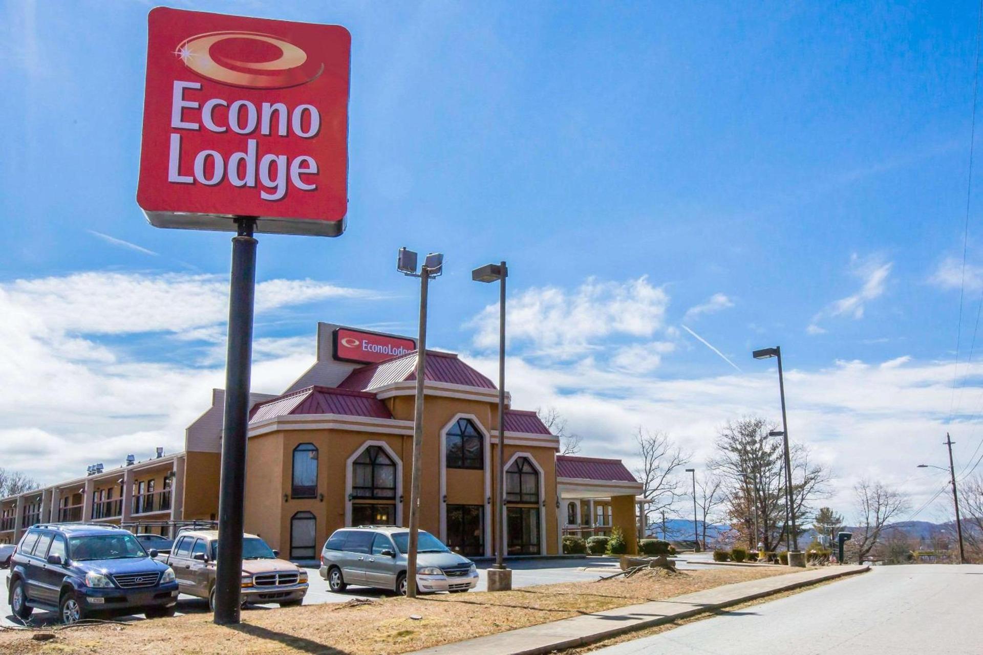 Econo Lodge Hendersonville photo 2