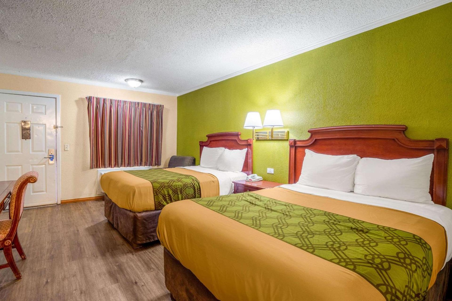 Rodeway Inn & Suites Fort Jackson photo 10
