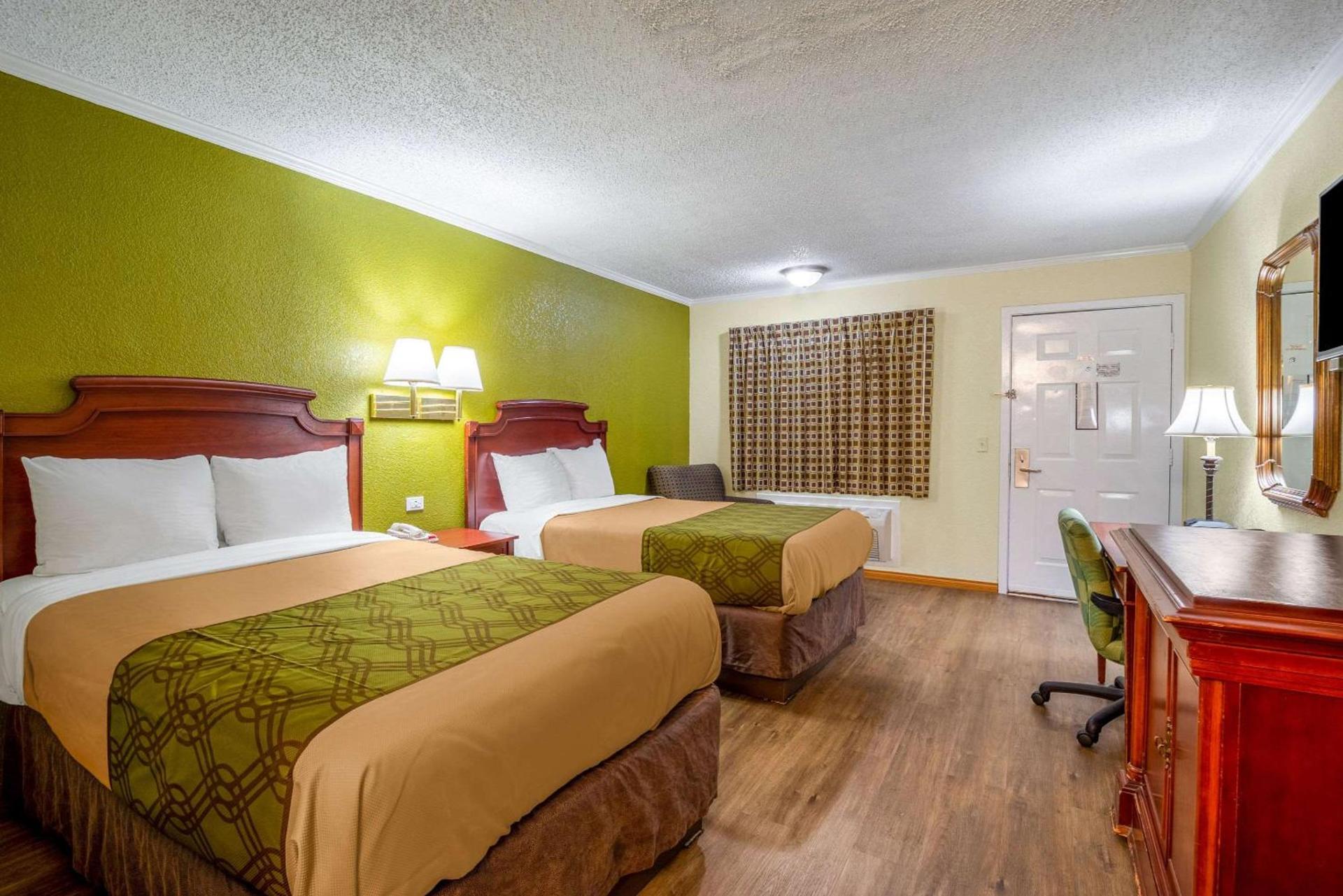 Rodeway Inn & Suites Fort Jackson photo 14