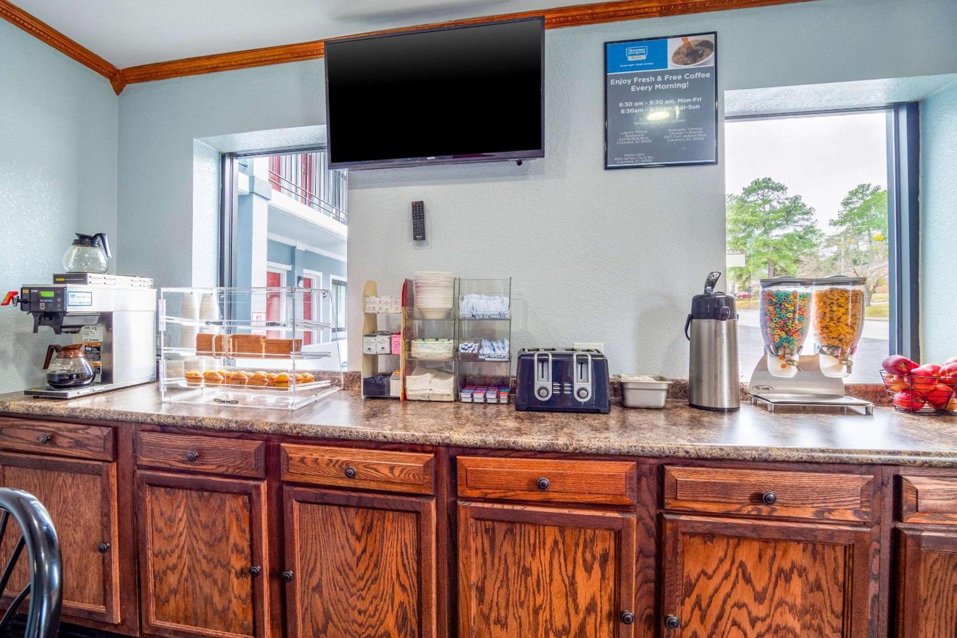 Rodeway Inn & Suites Fort Jackson photo 24
