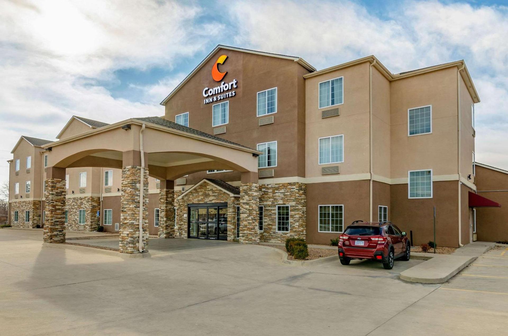 Comfort Inn & Suites near Bethel College — hotel in Newton
