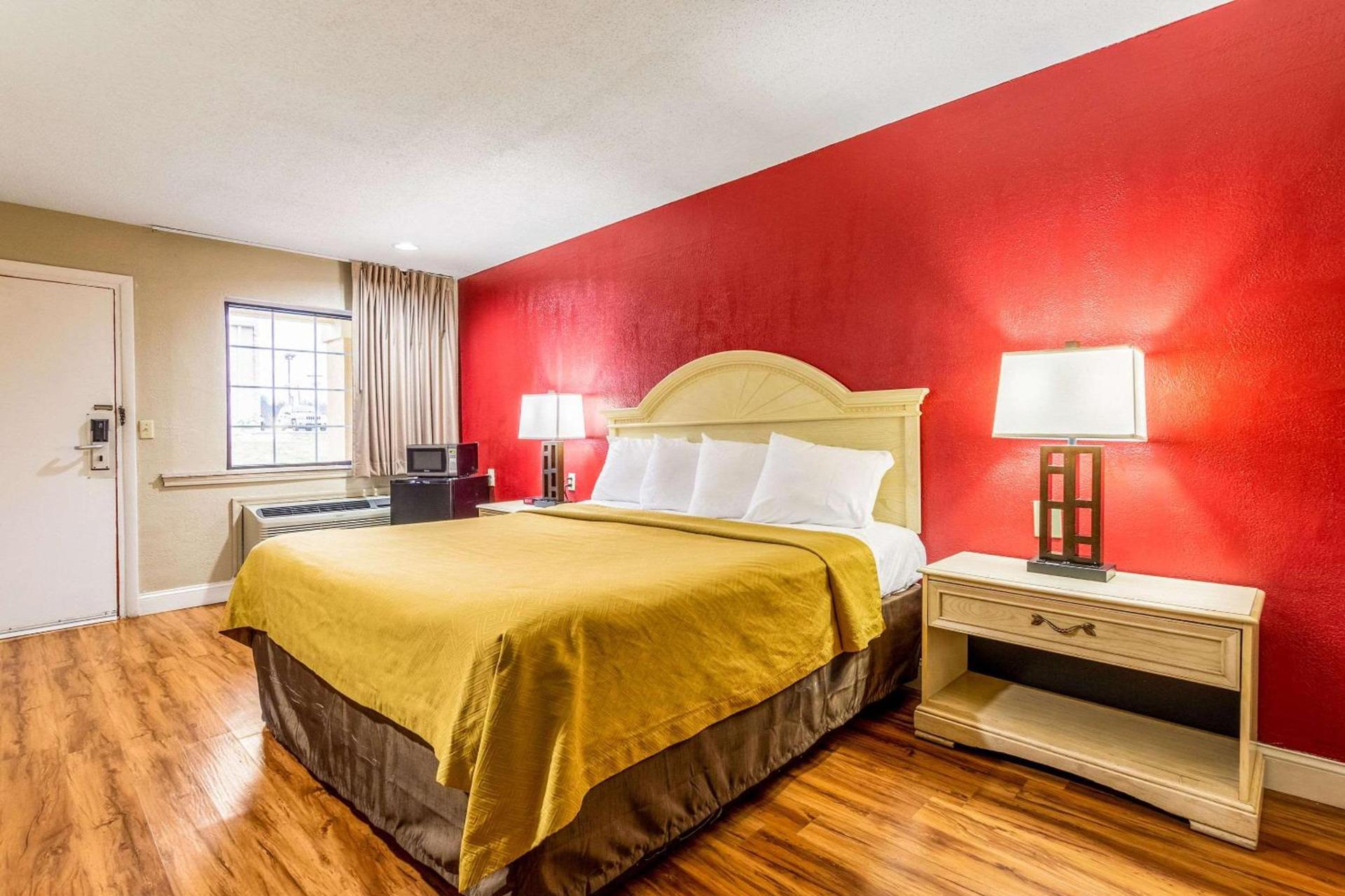 Econo Lodge Berea photo 41