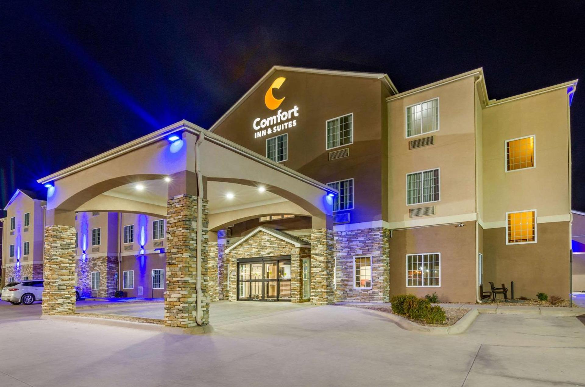 Comfort Inn & Suites near Bethel College photo 34