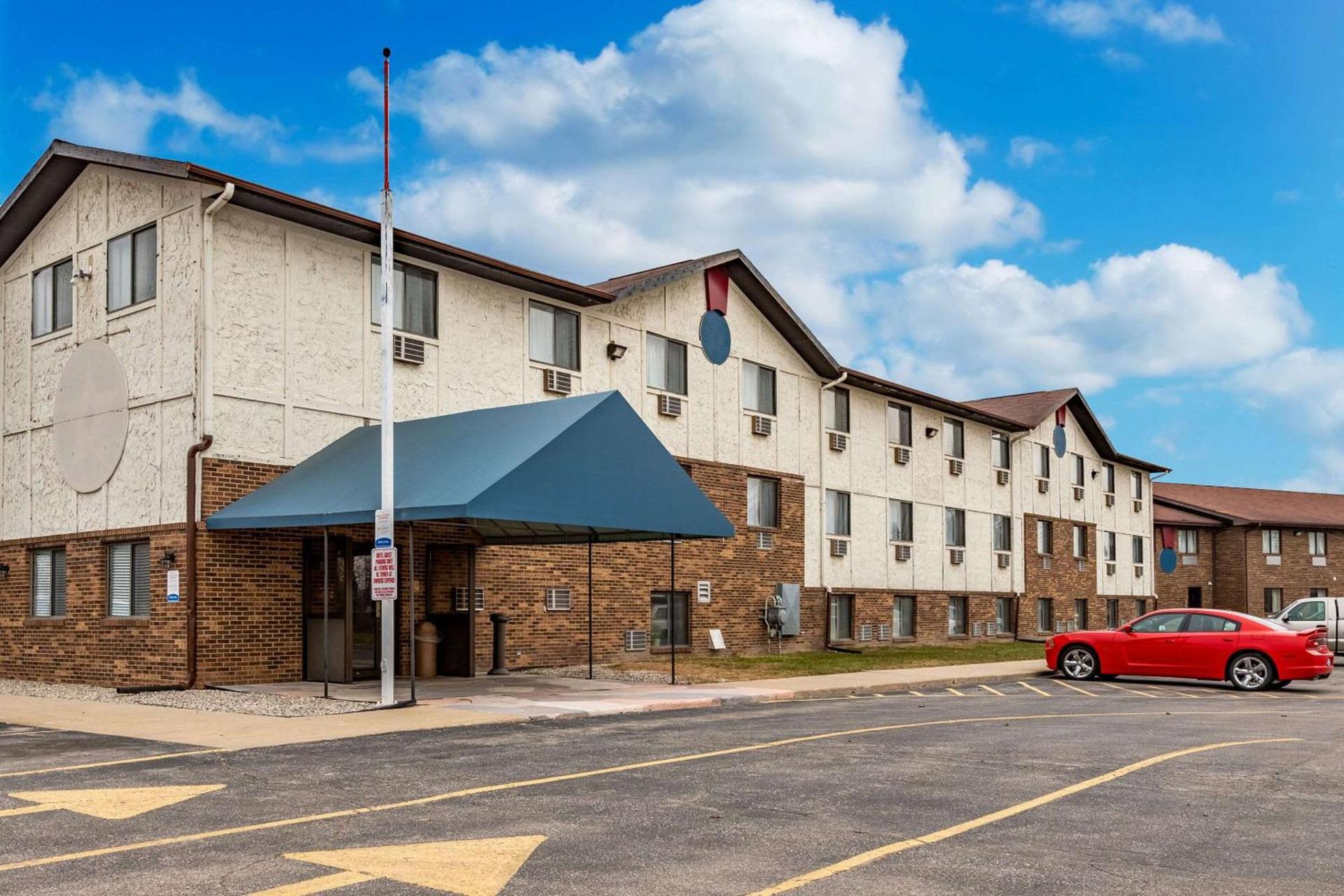 Econo Lodge Inn & Suites Auburn photo 1