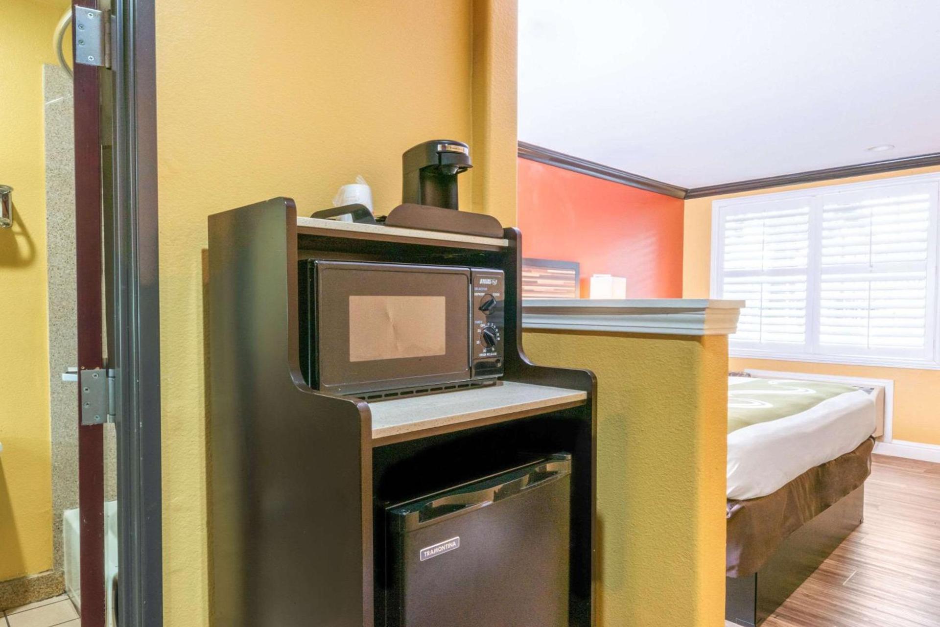 Quality Inn & Suites Sacramento Downtown Area photo 25