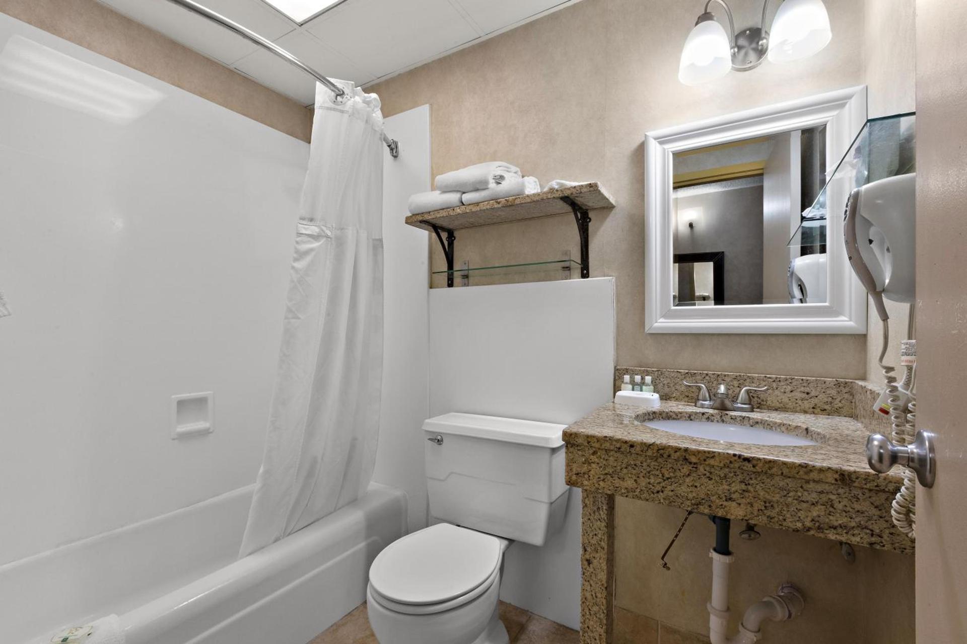 Quality Inn Wayne - Fairfield Area photo 45