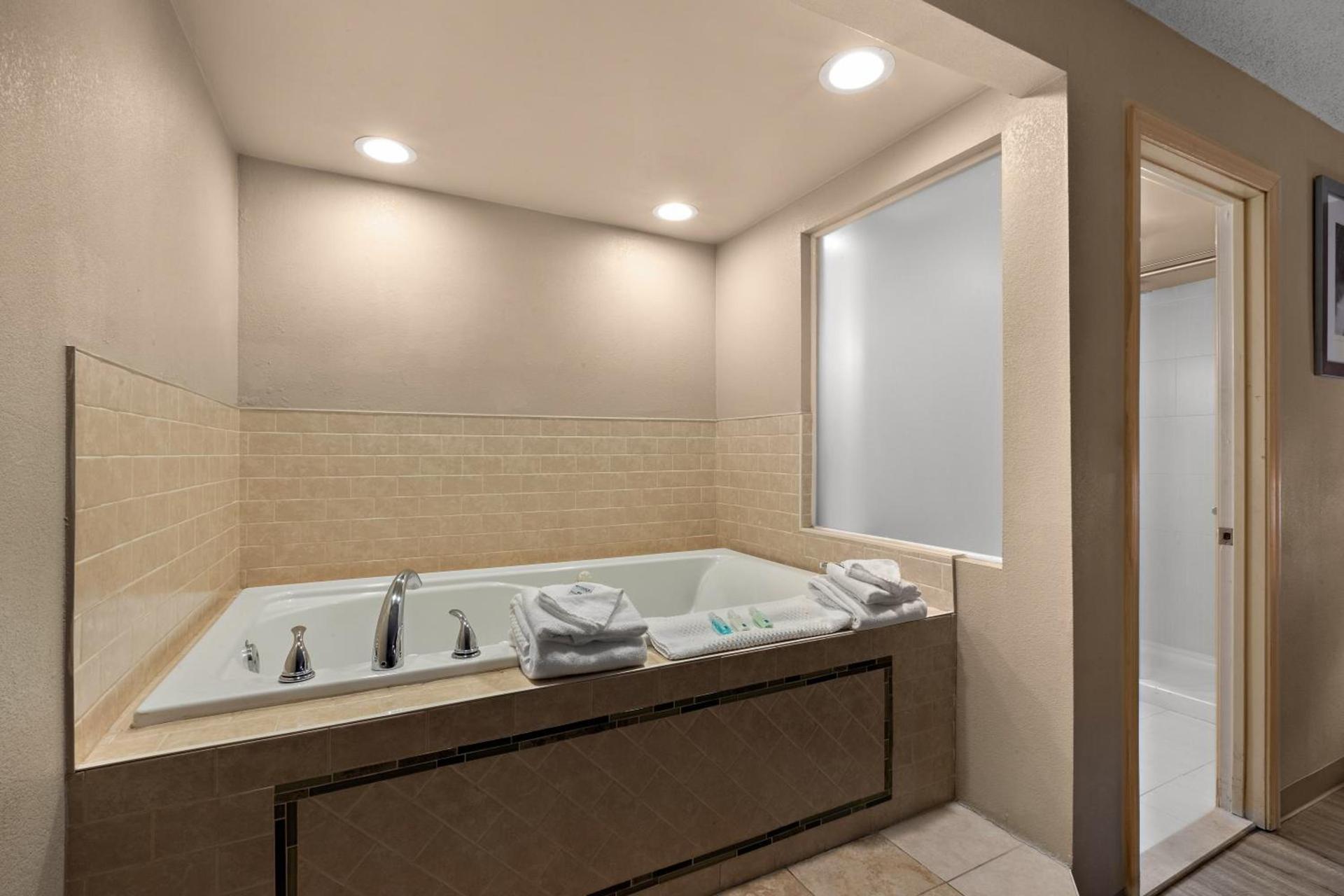 Quality Inn Wayne - Fairfield Area photo 48