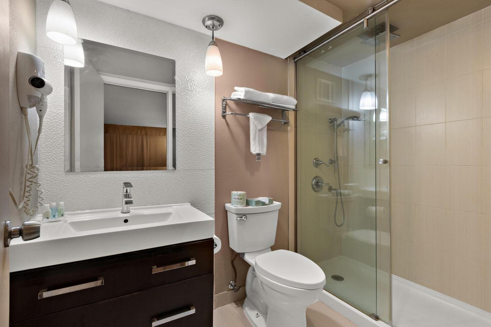 Quality Inn Wayne - Fairfield Area photo 49