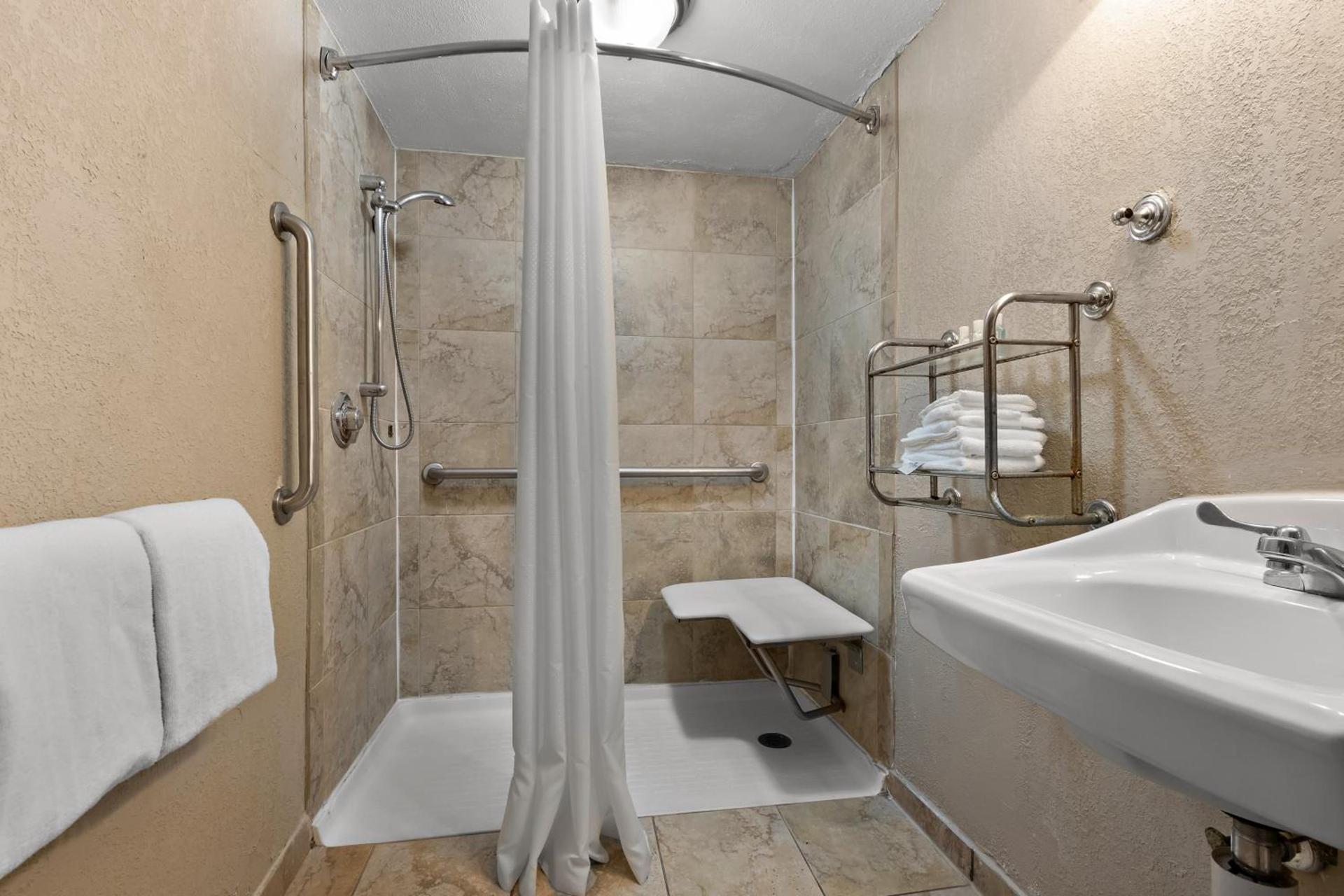 Quality Inn Wayne - Fairfield Area photo 50