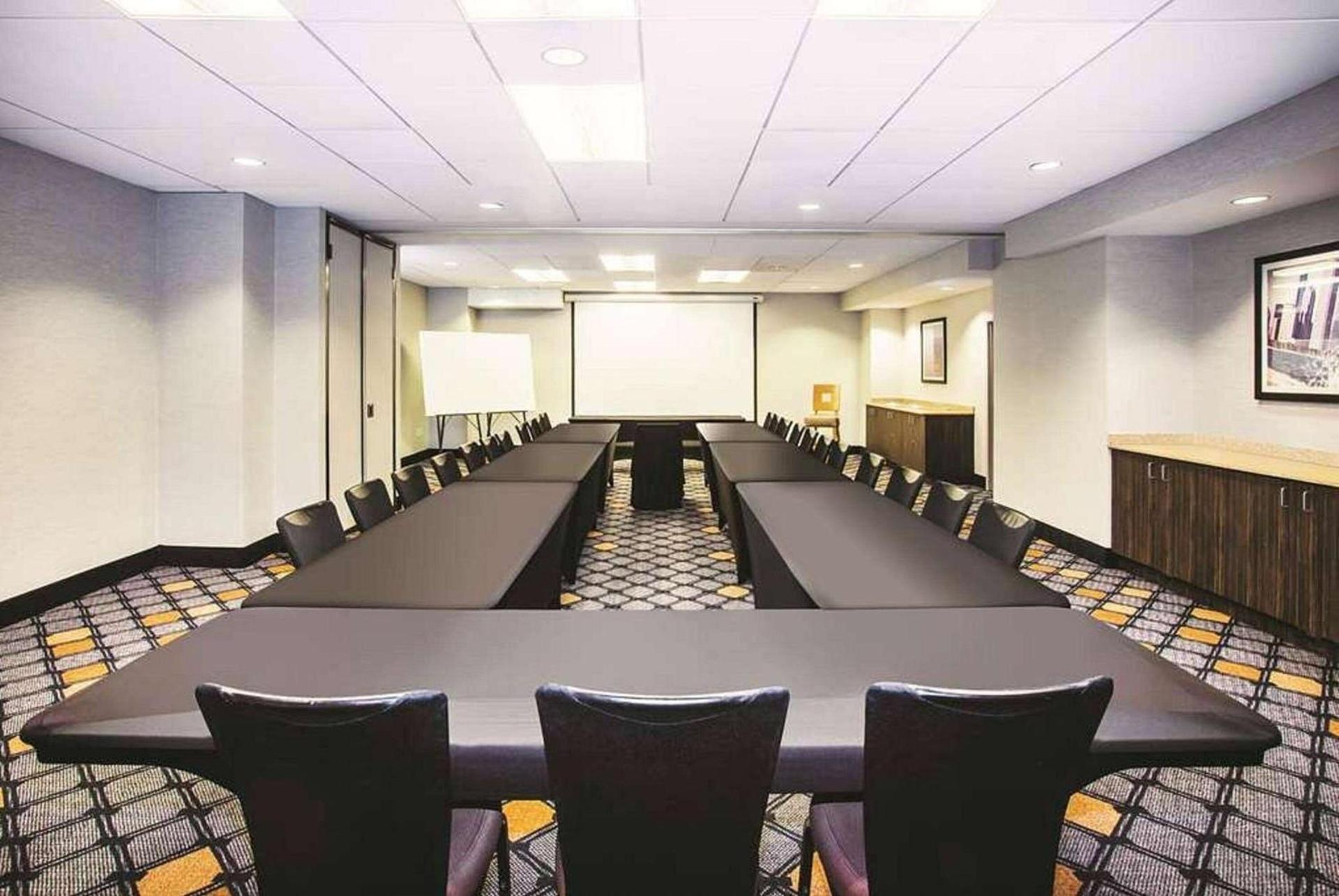 La Quinta Inn & Suites by Wyndham Chicago Downtown photo 55