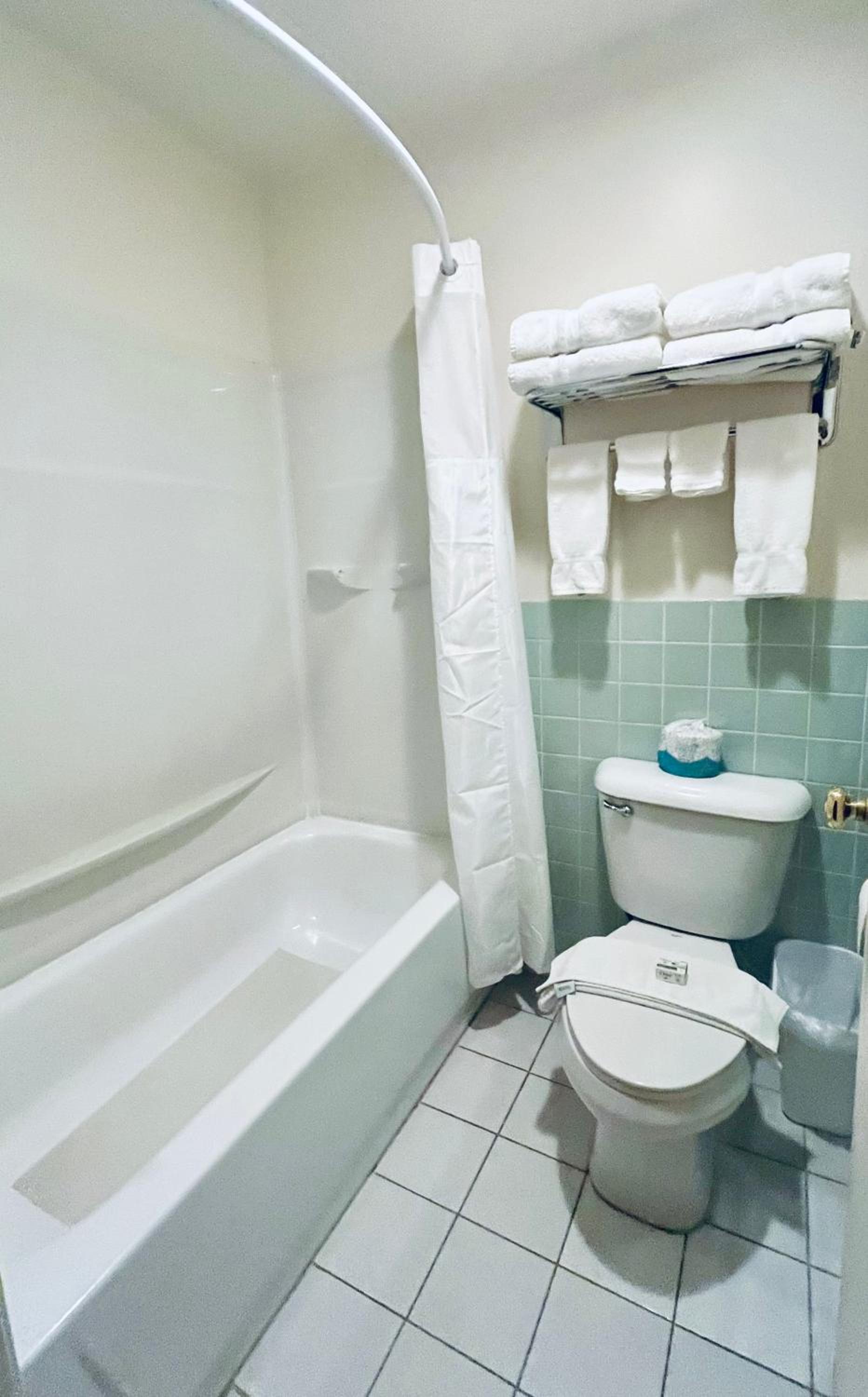 Americas Best Value Inn Wall photo 66