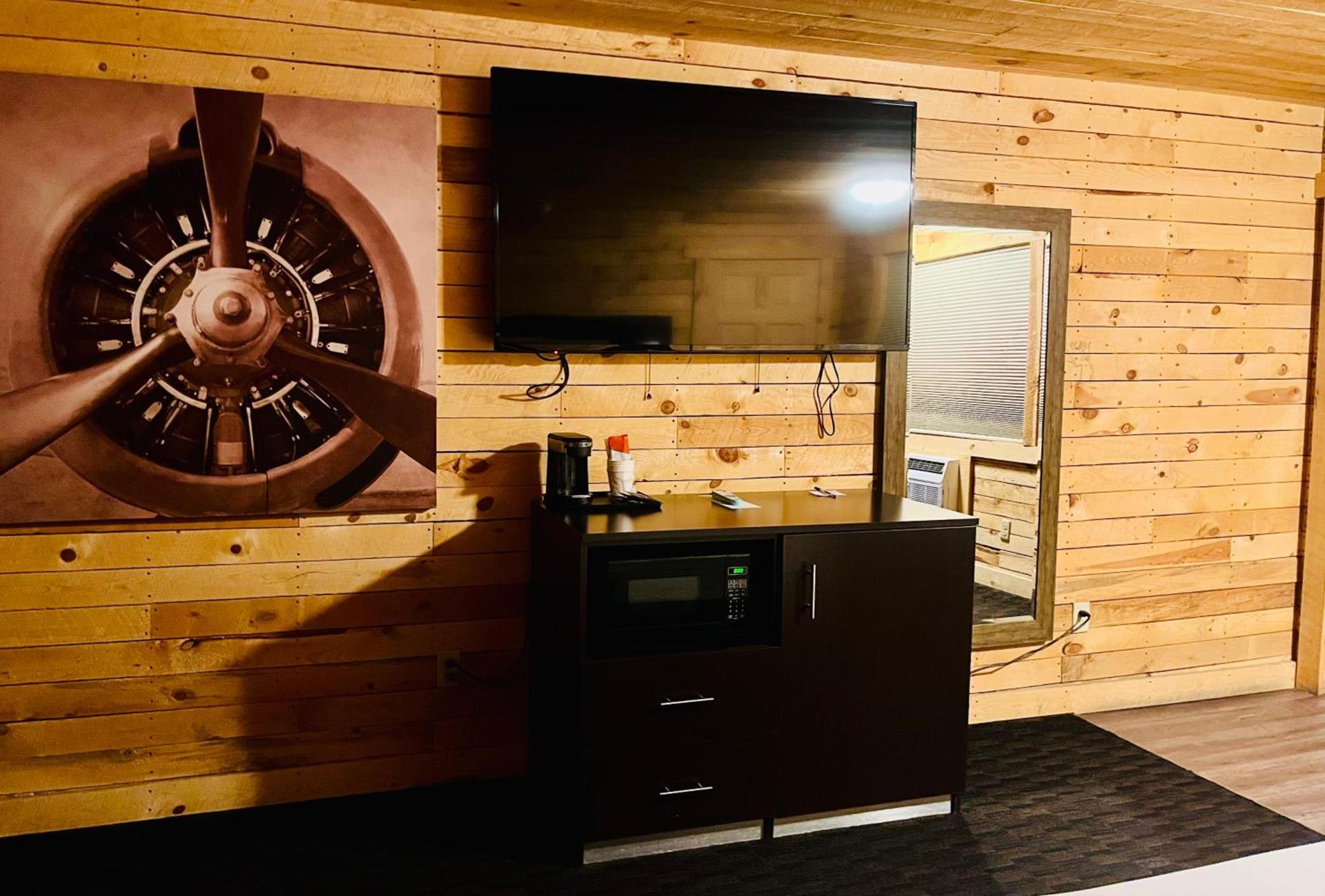 Americas Best Value Inn Wall photo 52