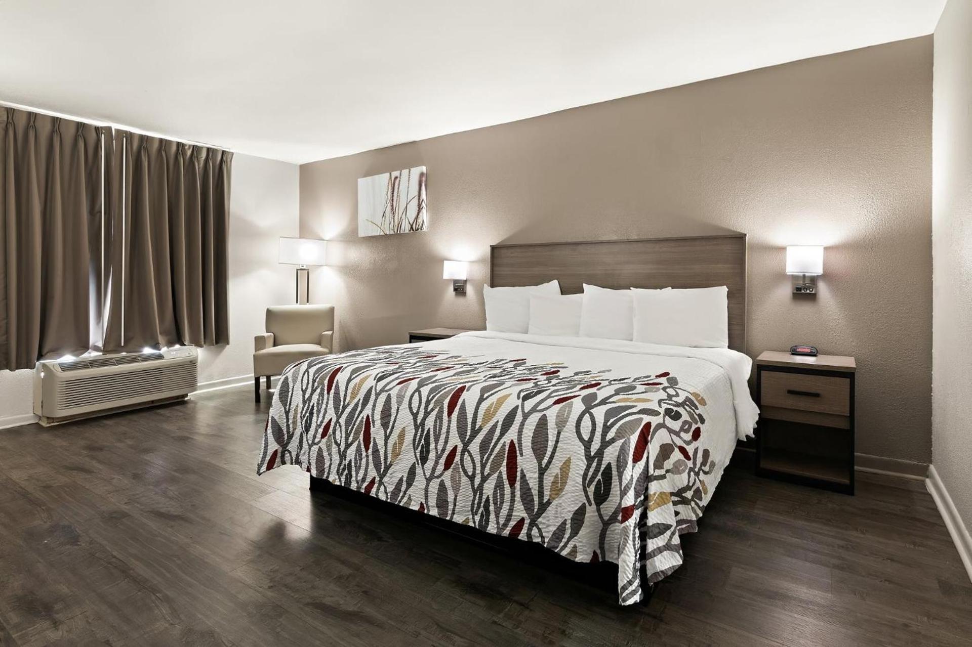 Red Roof Inn & Suites Monroe, NC photo 35