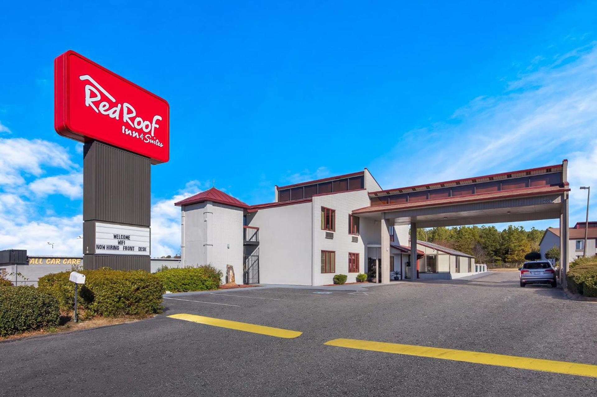Red Roof Inn & Suites Monroe, NC — hotel in Monroe