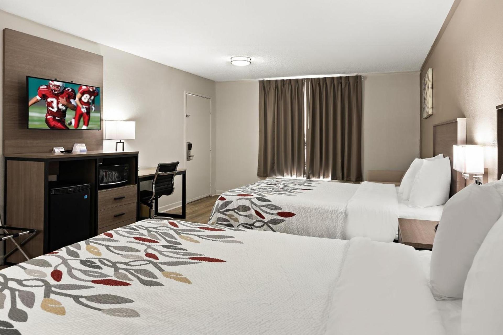 Red Roof Inn & Suites Monroe, NC photo 18