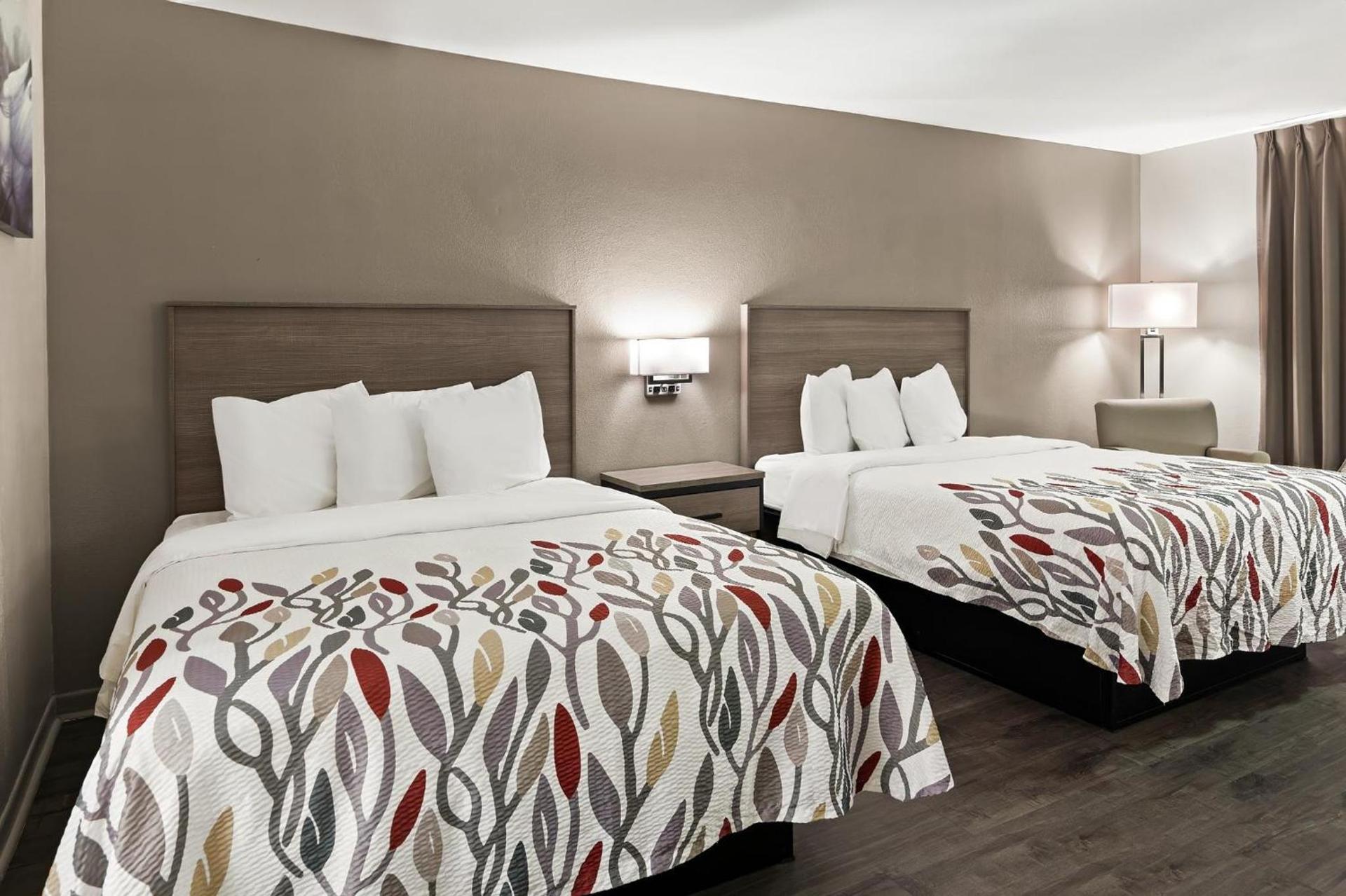 Red Roof Inn & Suites Monroe, NC photo 21