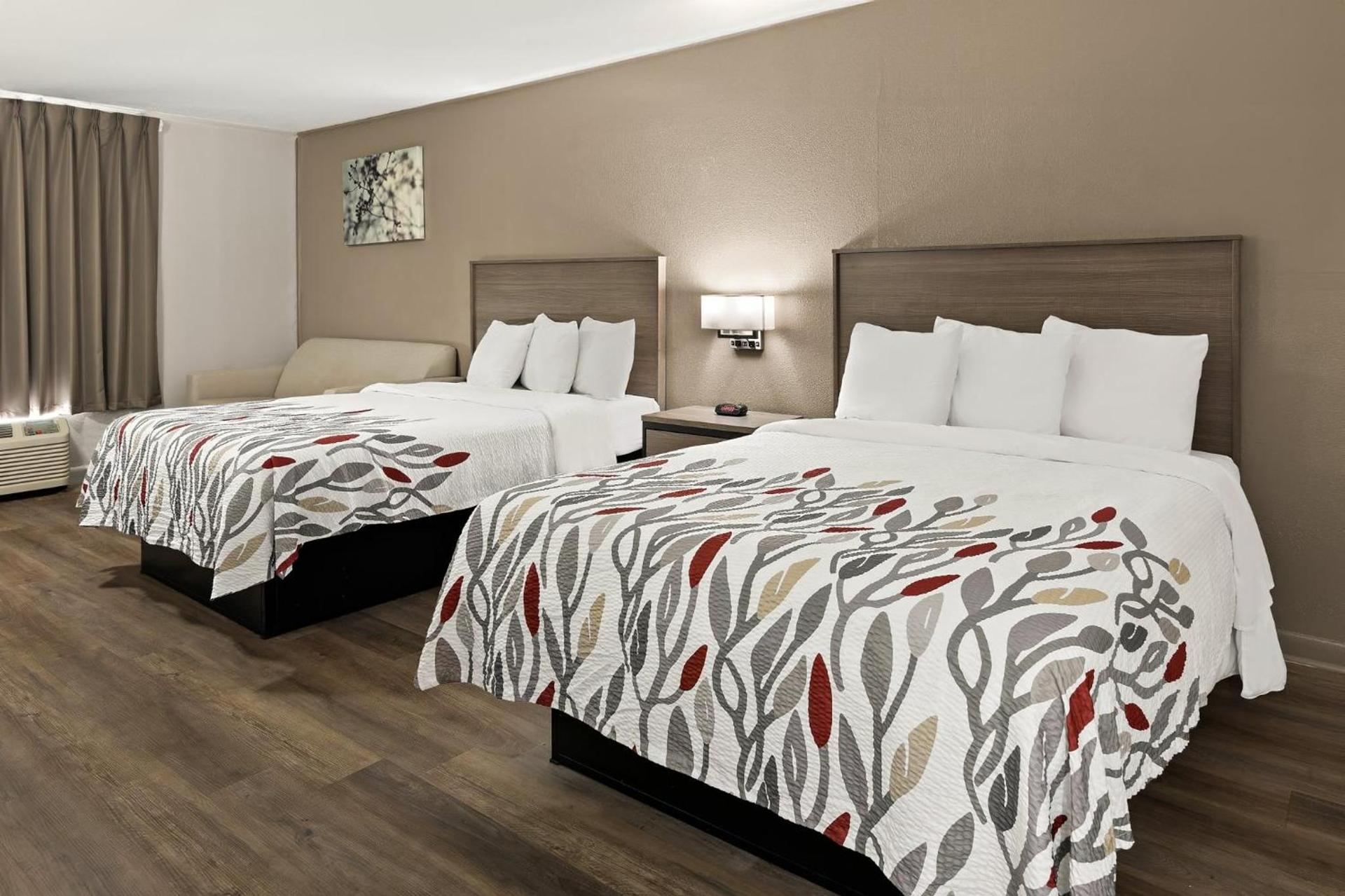 Red Roof Inn & Suites Monroe, NC photo 17