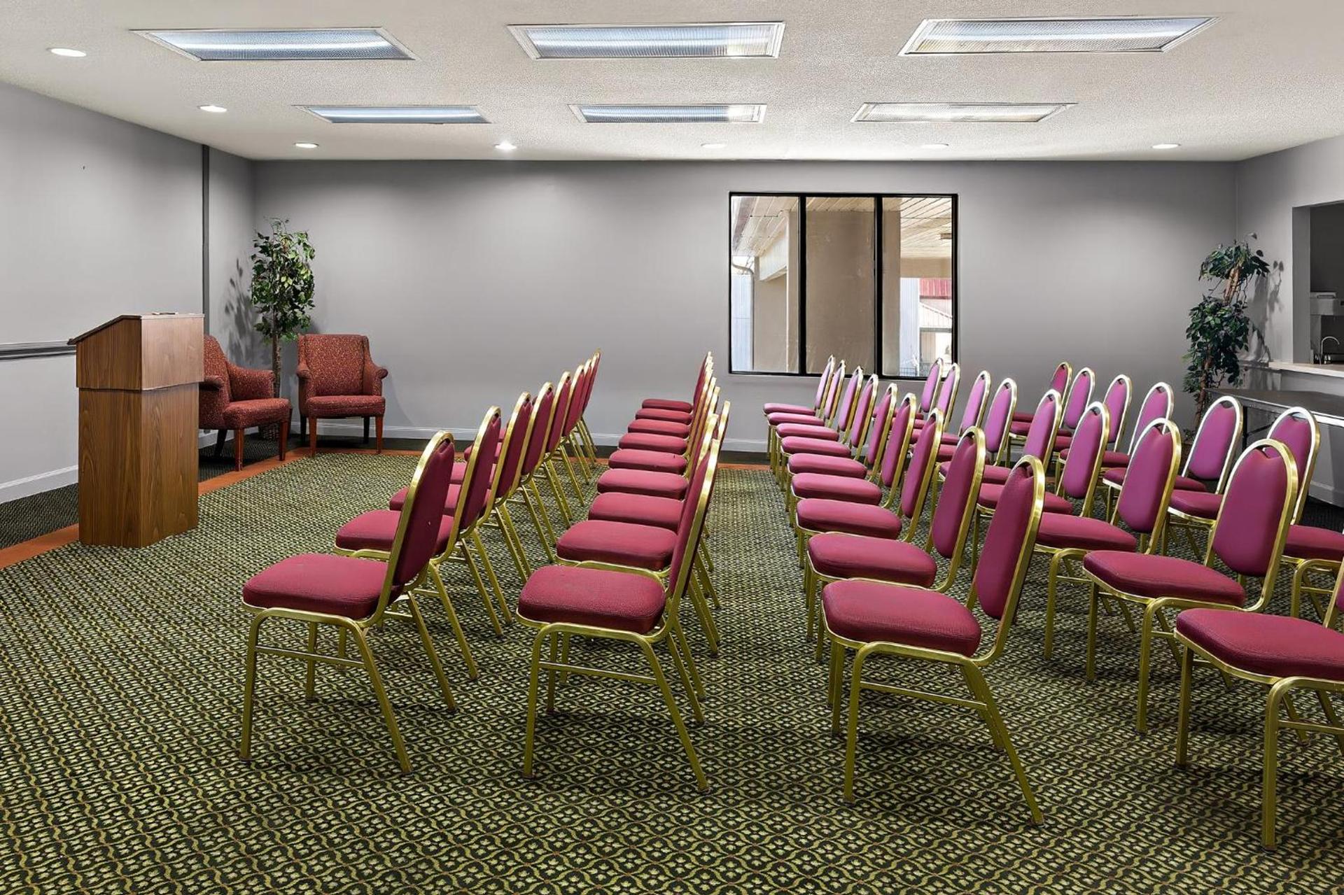 Red Roof Inn & Suites Monroe, NC photo 11