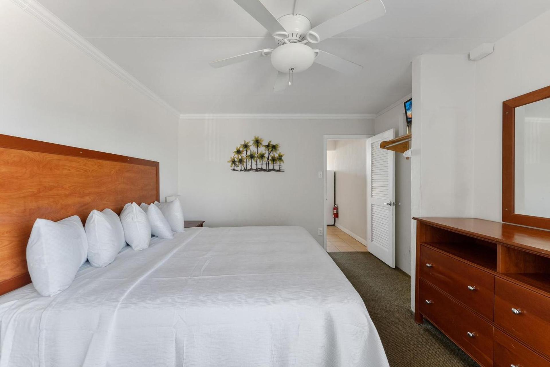 Waikiki Oceanfront Resort photo 6