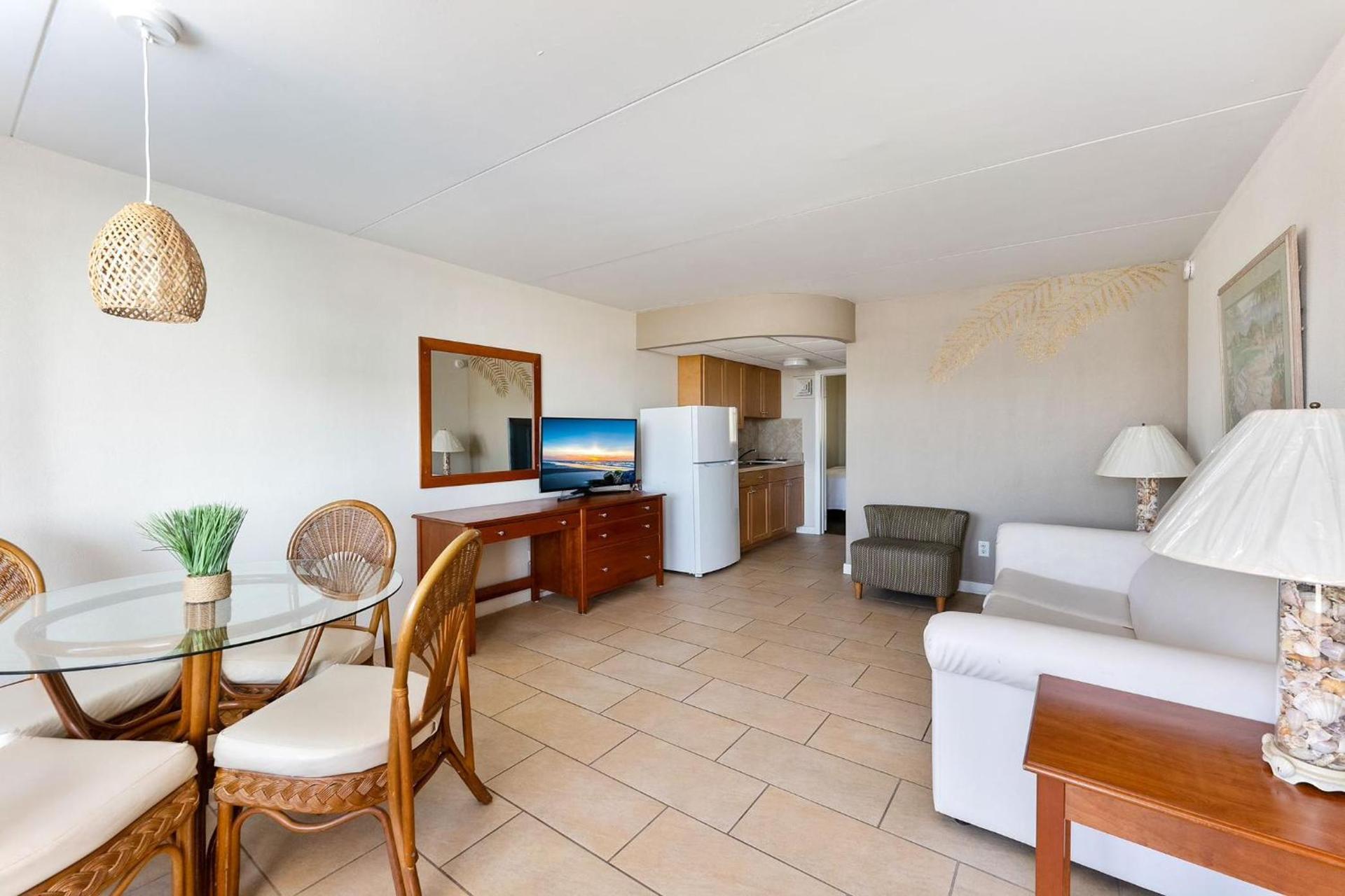Waikiki Oceanfront Resort photo 9