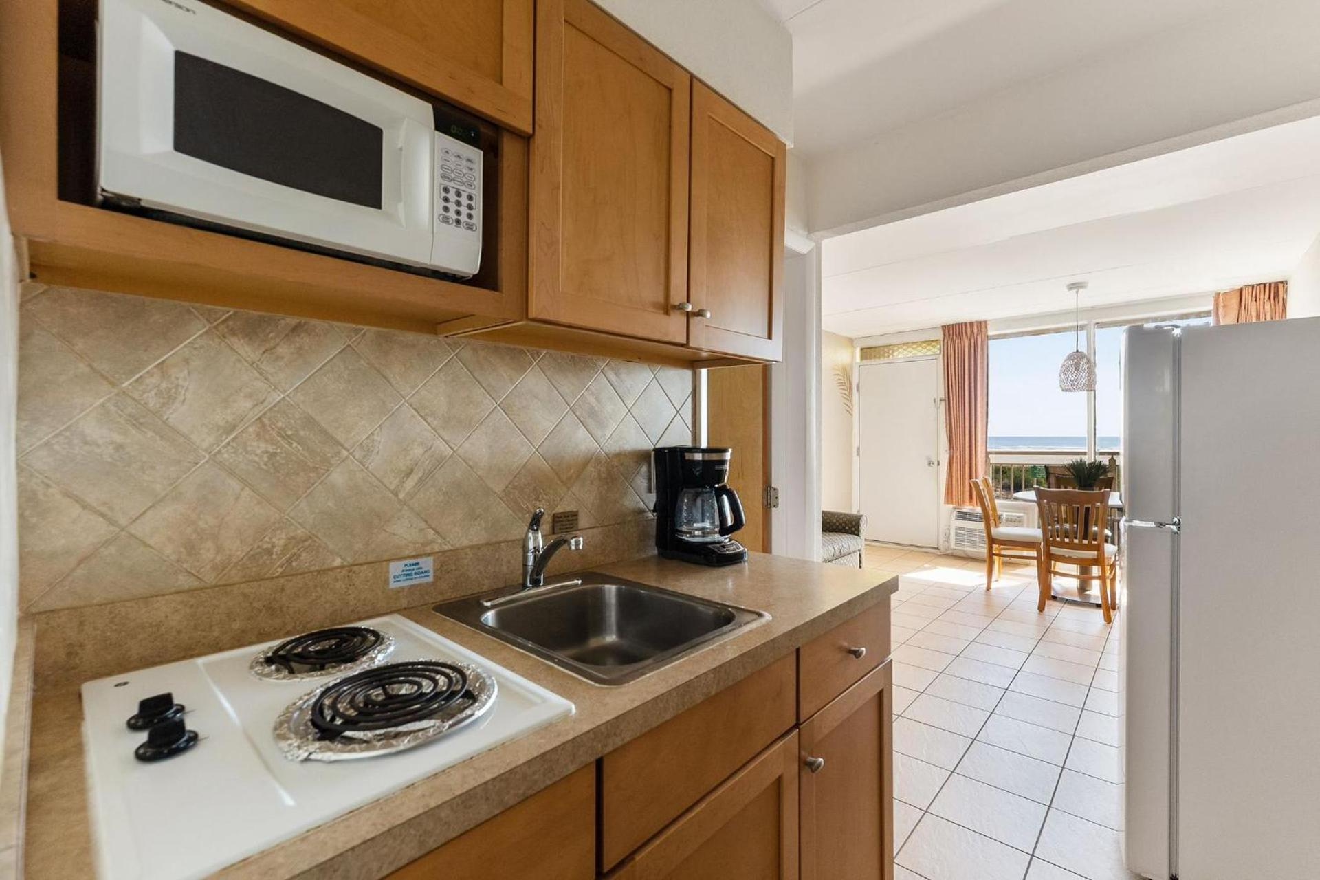 Waikiki Oceanfront Resort photo 16