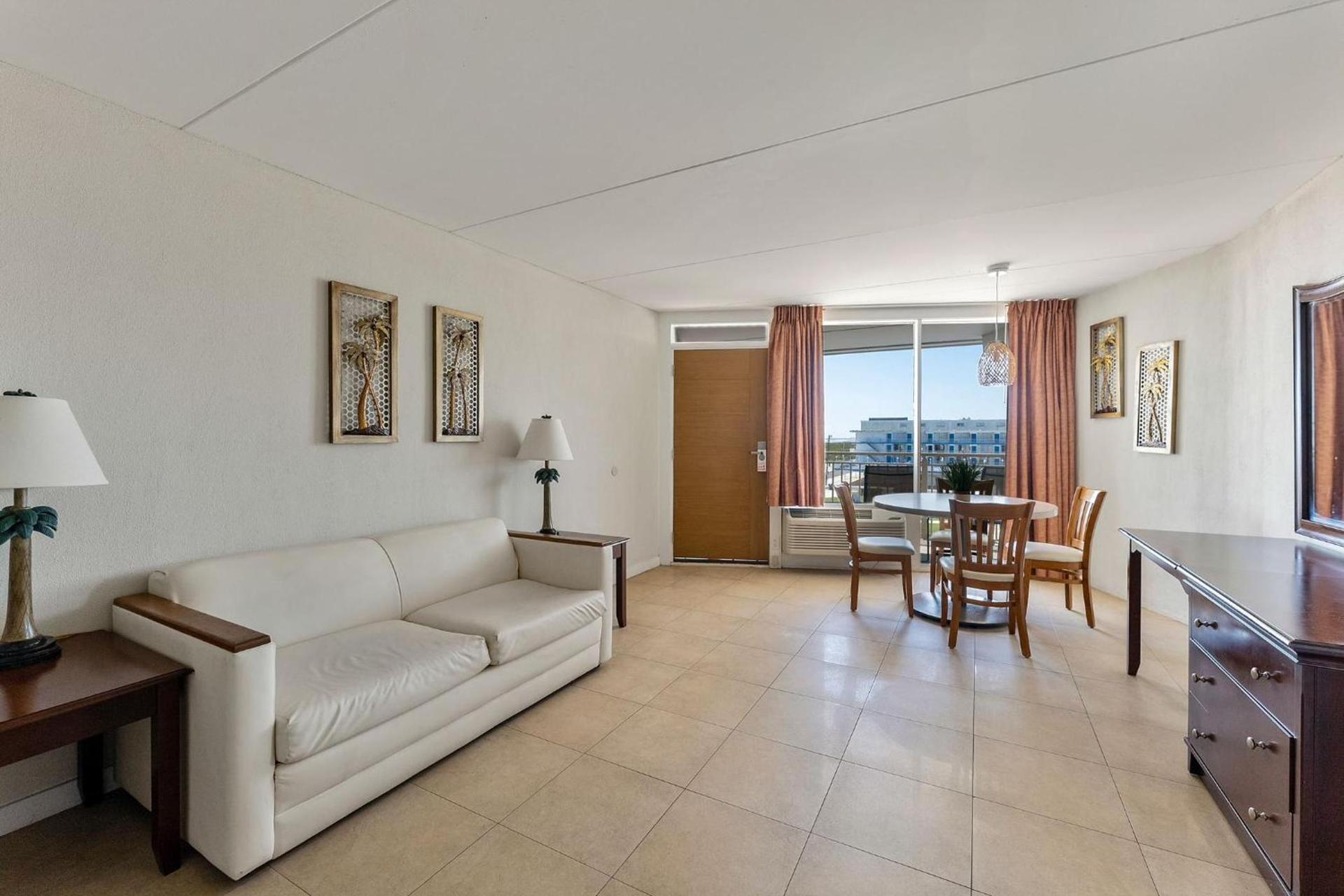 Waikiki Oceanfront Resort photo 19