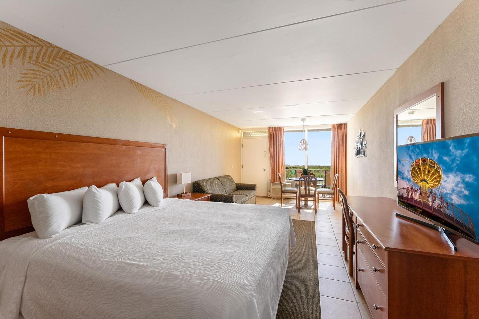 Waikiki Oceanfront Resort photo 65