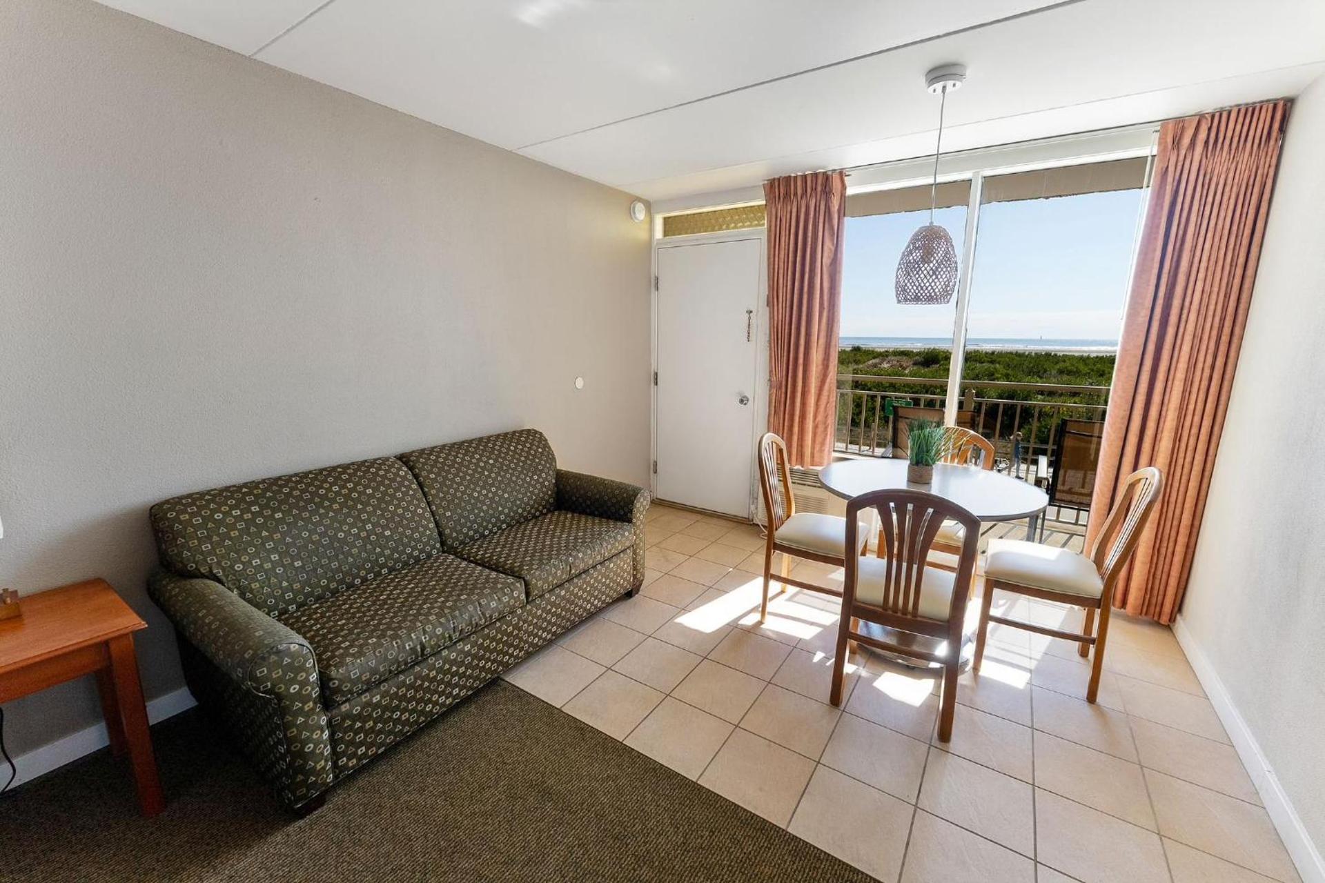 Waikiki Oceanfront Resort photo 47