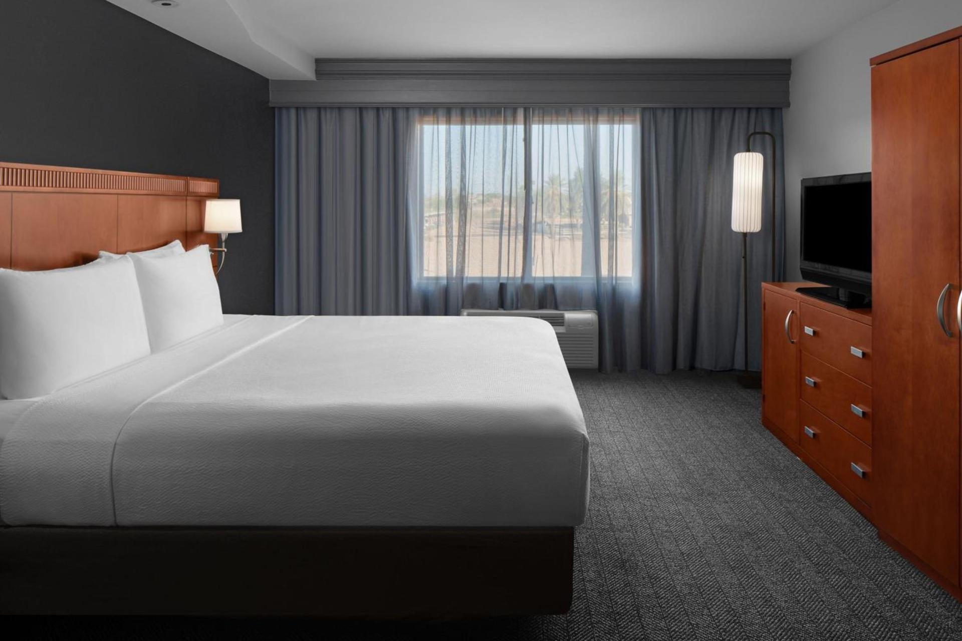 Courtyard by Marriott Phoenix West/Avondale photo 54