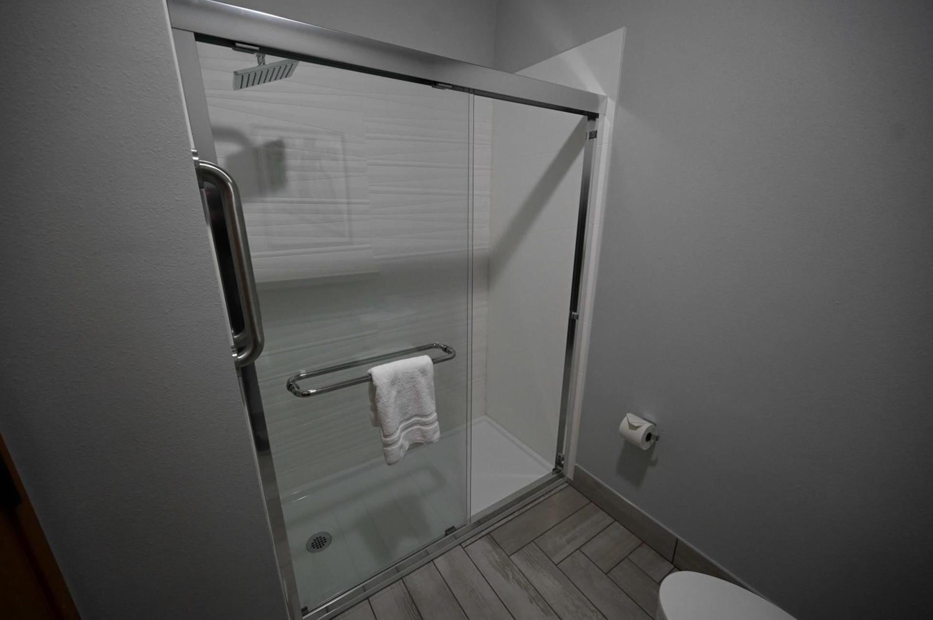 Edgewater Inn and Suites, an Ascend Collection Hotel photo 21