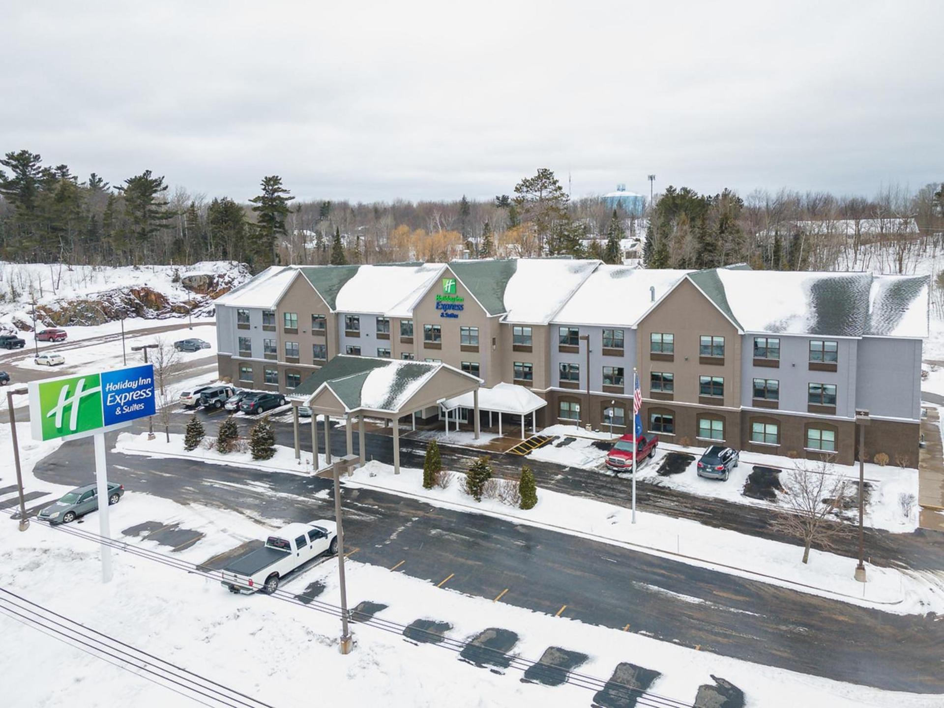 Holiday Inn Express & Suites Marquette by IHG — hotel in Marquette