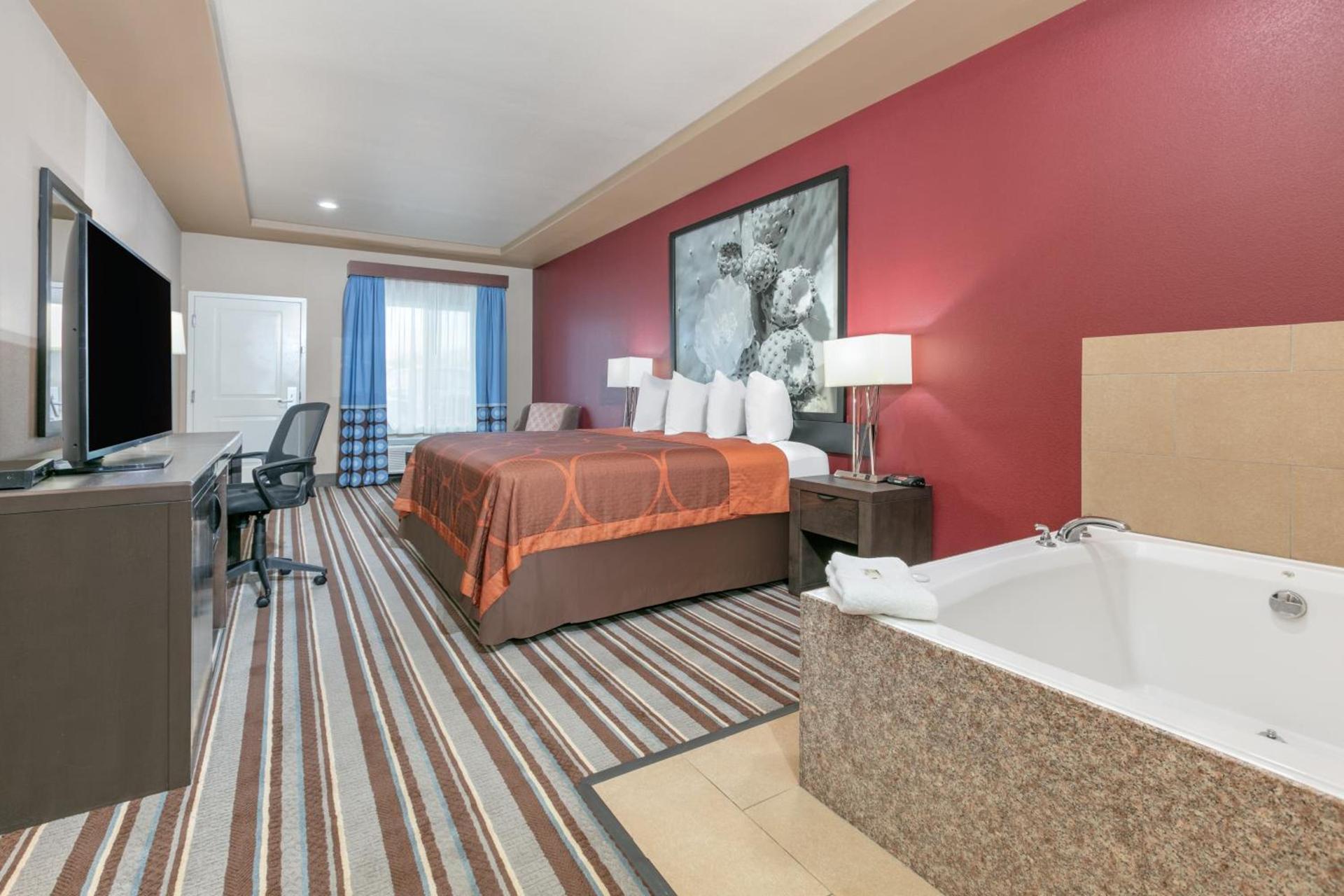 Super 8 by Wyndham Karnes City photo 63