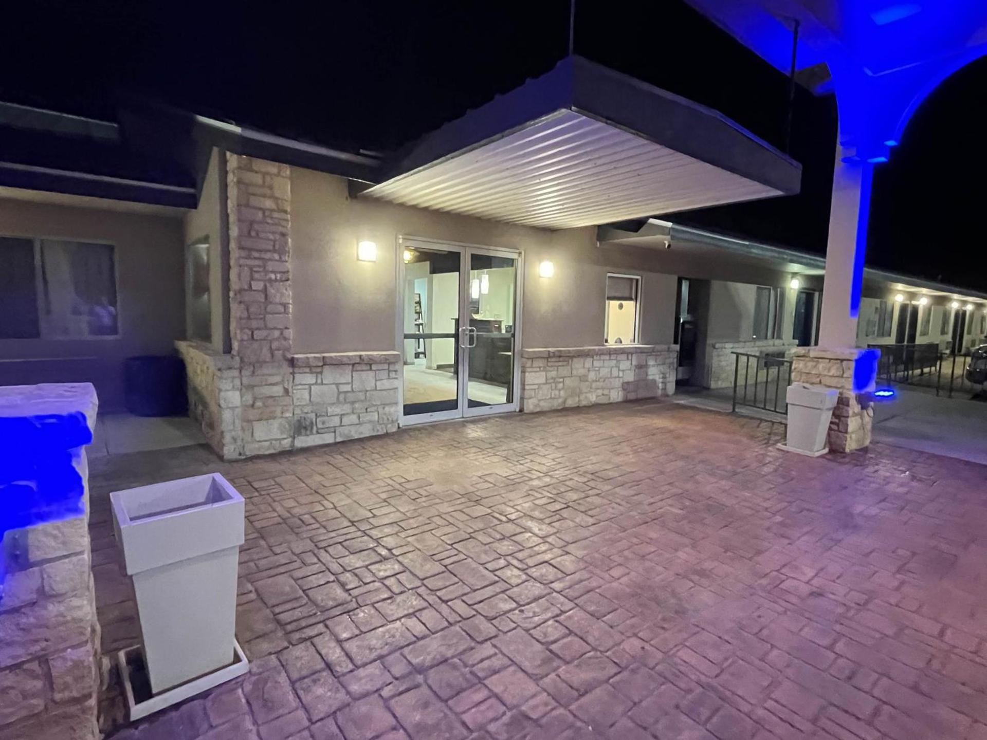 Motel 6 Junction, TX Llano River photo 30