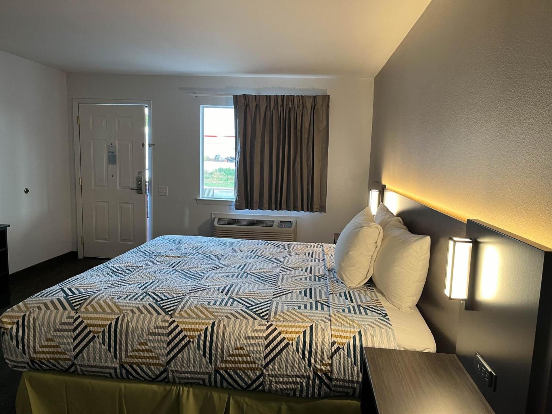 Motel 6 Junction, TX Llano River photo 50
