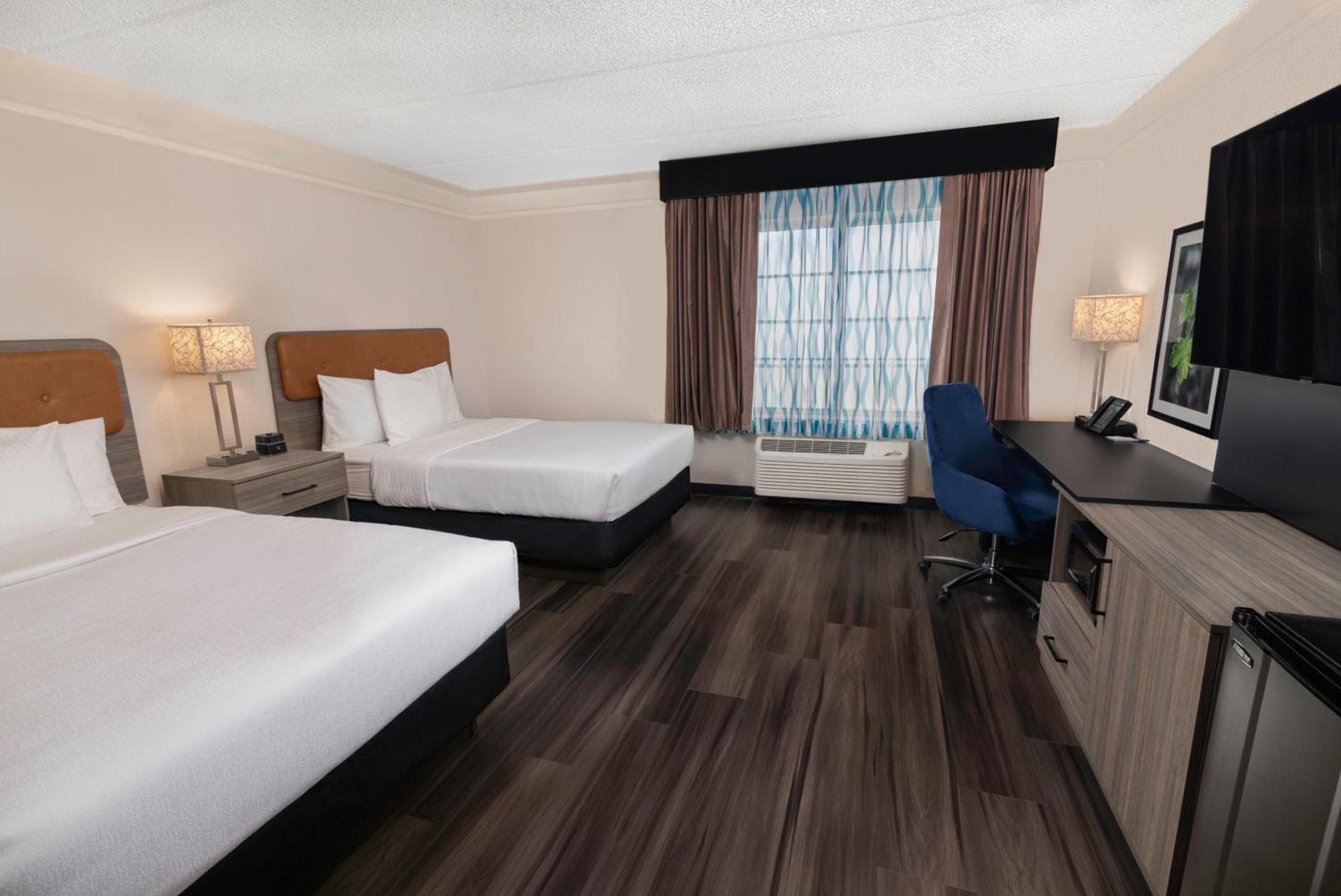 La Quinta by Wyndham Miami Airport West photo 24