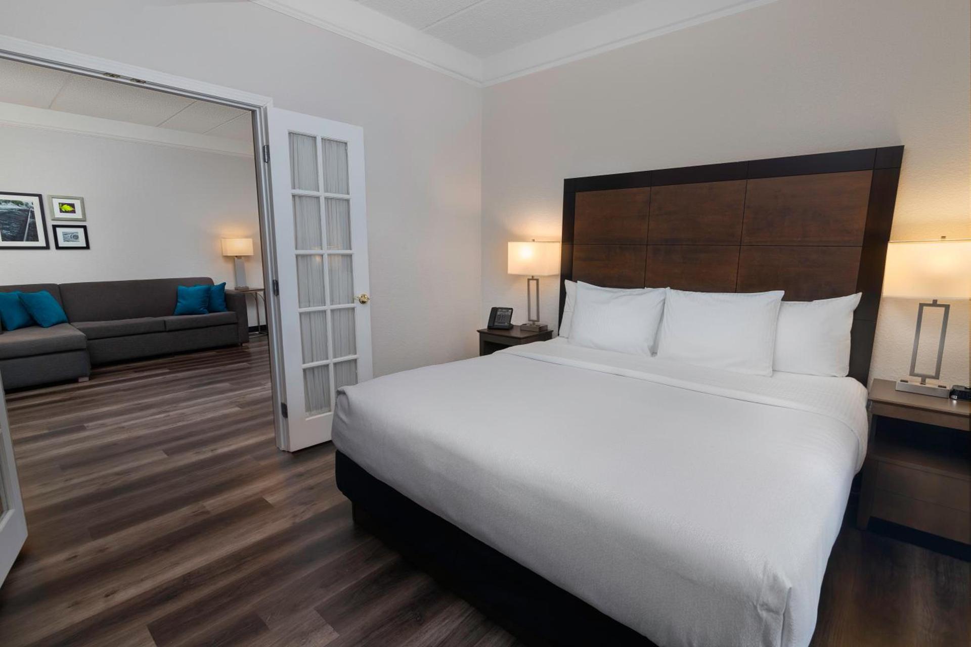 La Quinta by Wyndham Miami Airport West photo 10