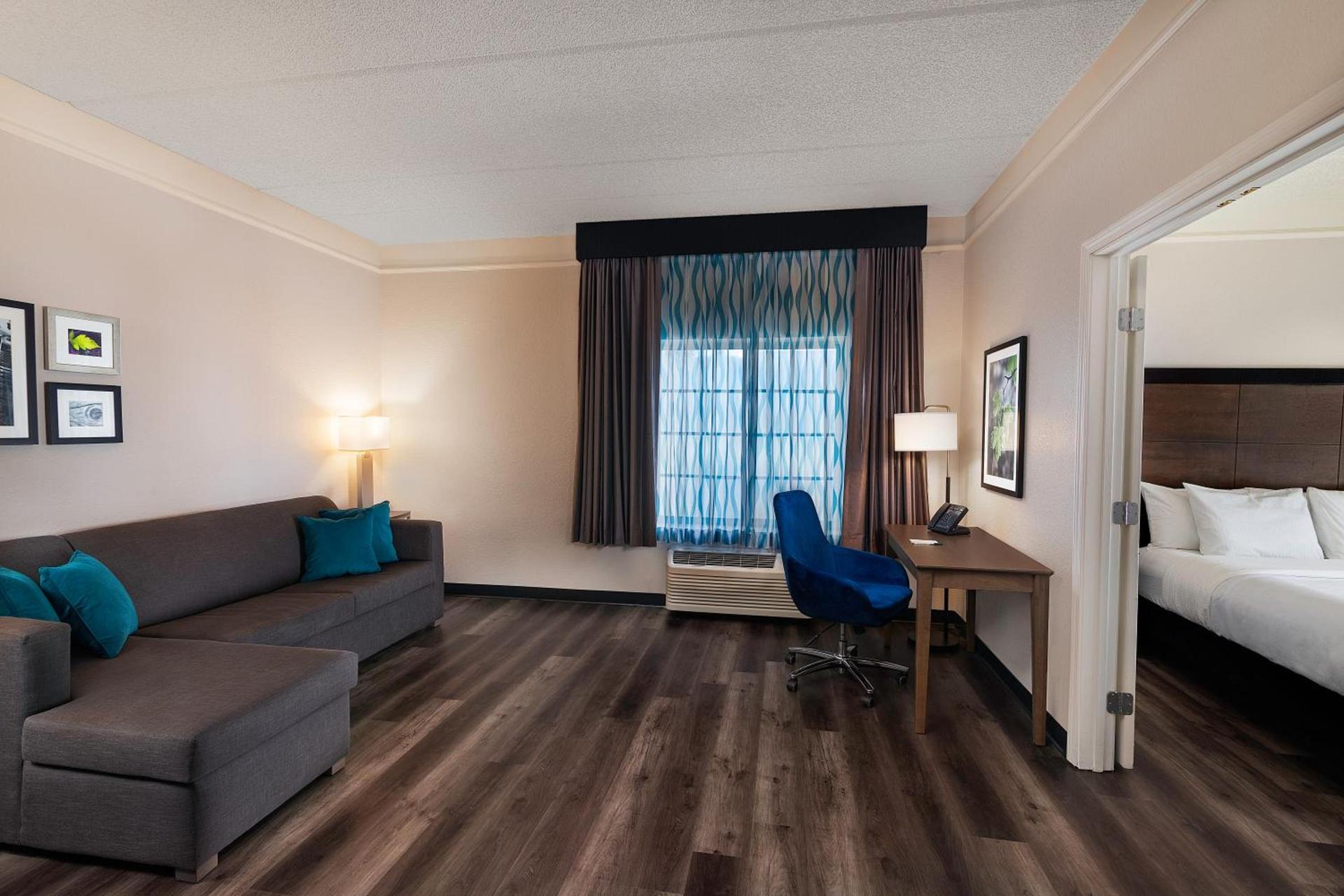 La Quinta by Wyndham Miami Airport West photo 9