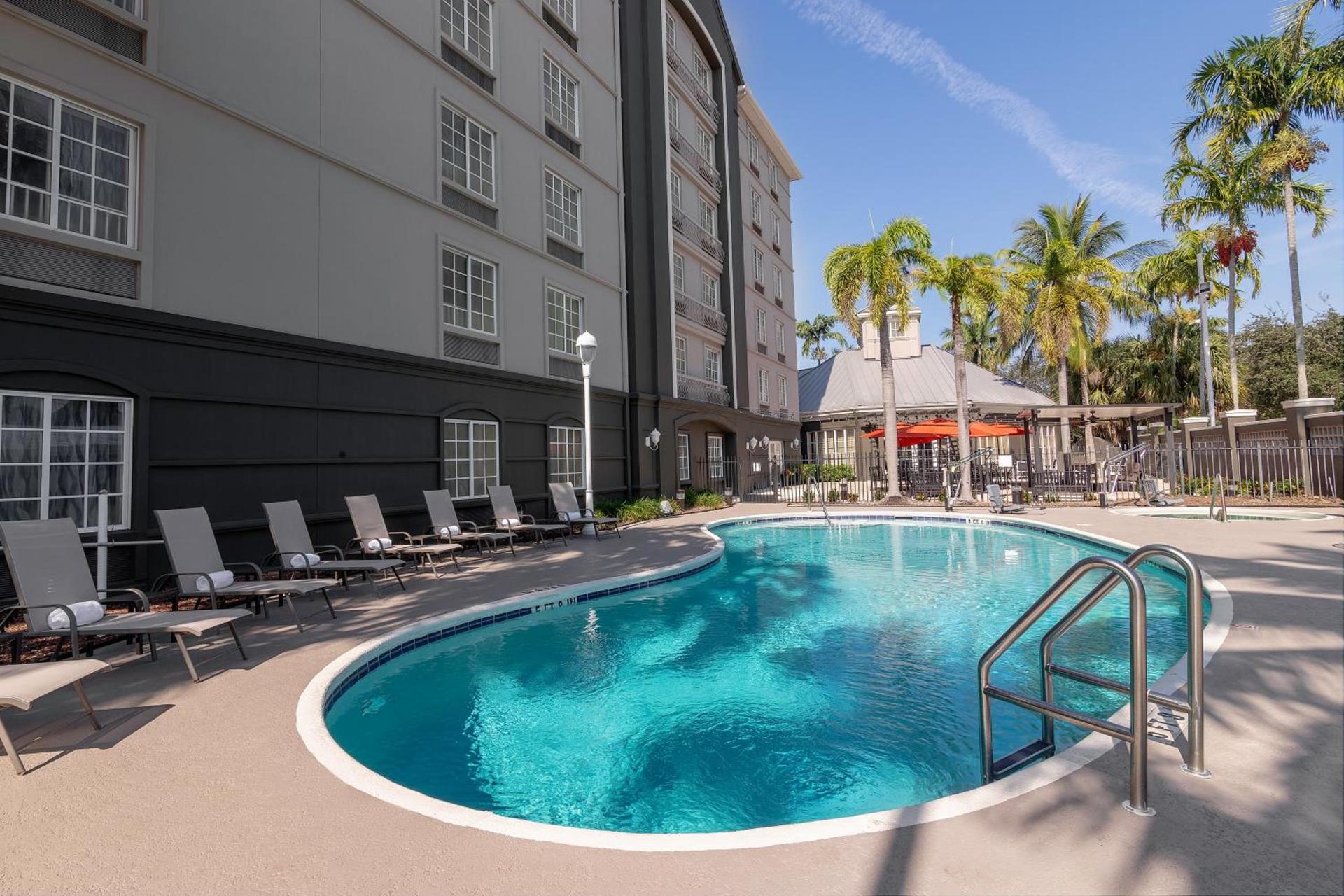 La Quinta by Wyndham Miami Airport West photo 2