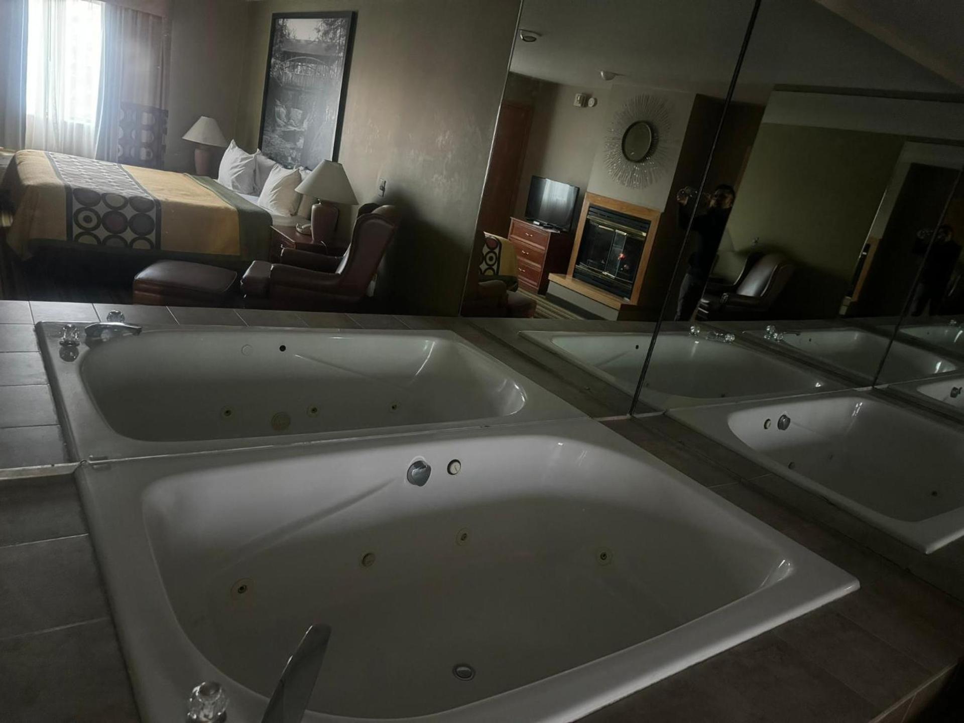 Super 8 by Wyndham Sparta photo 25