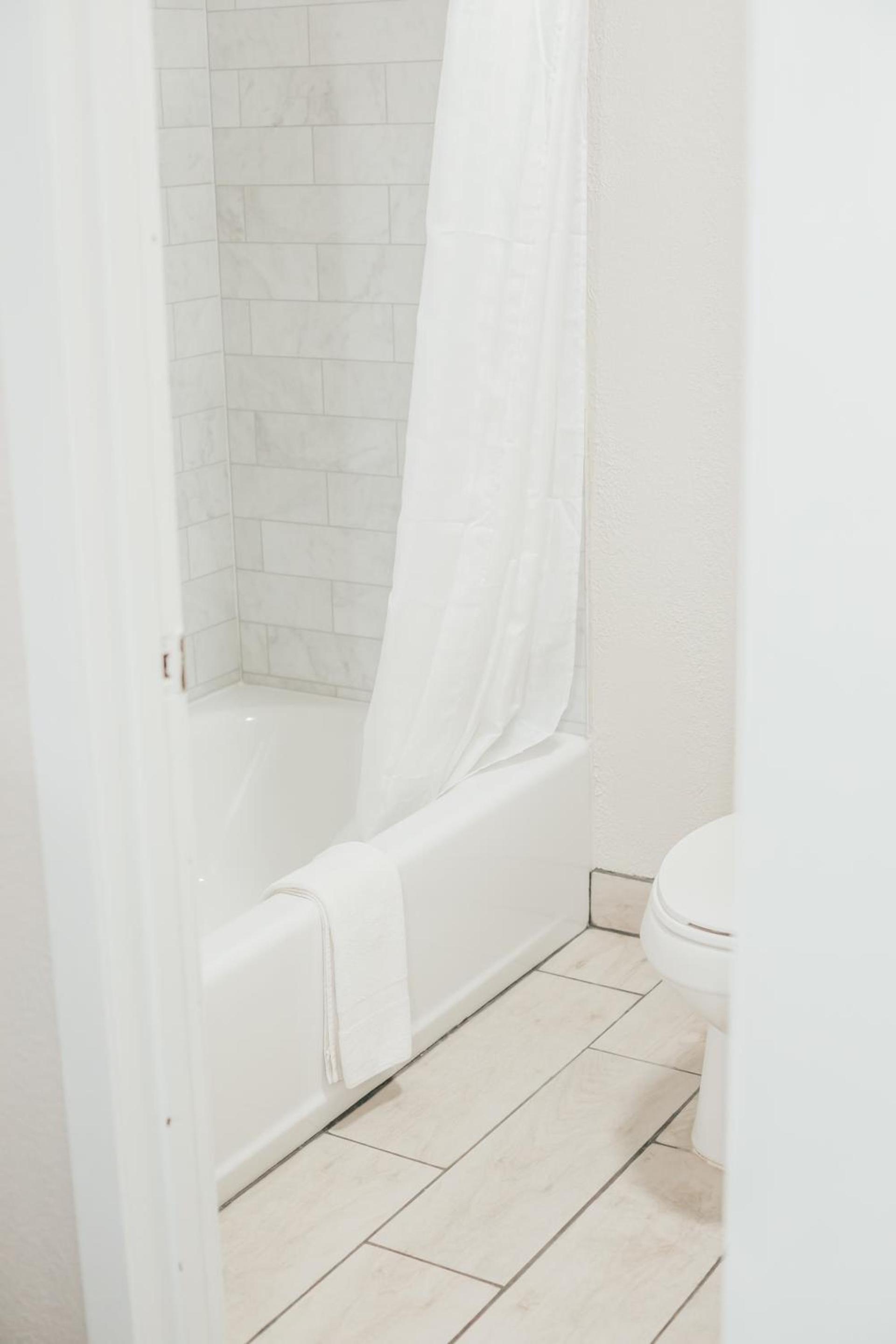 Victorian Inn & Suites photo 3
